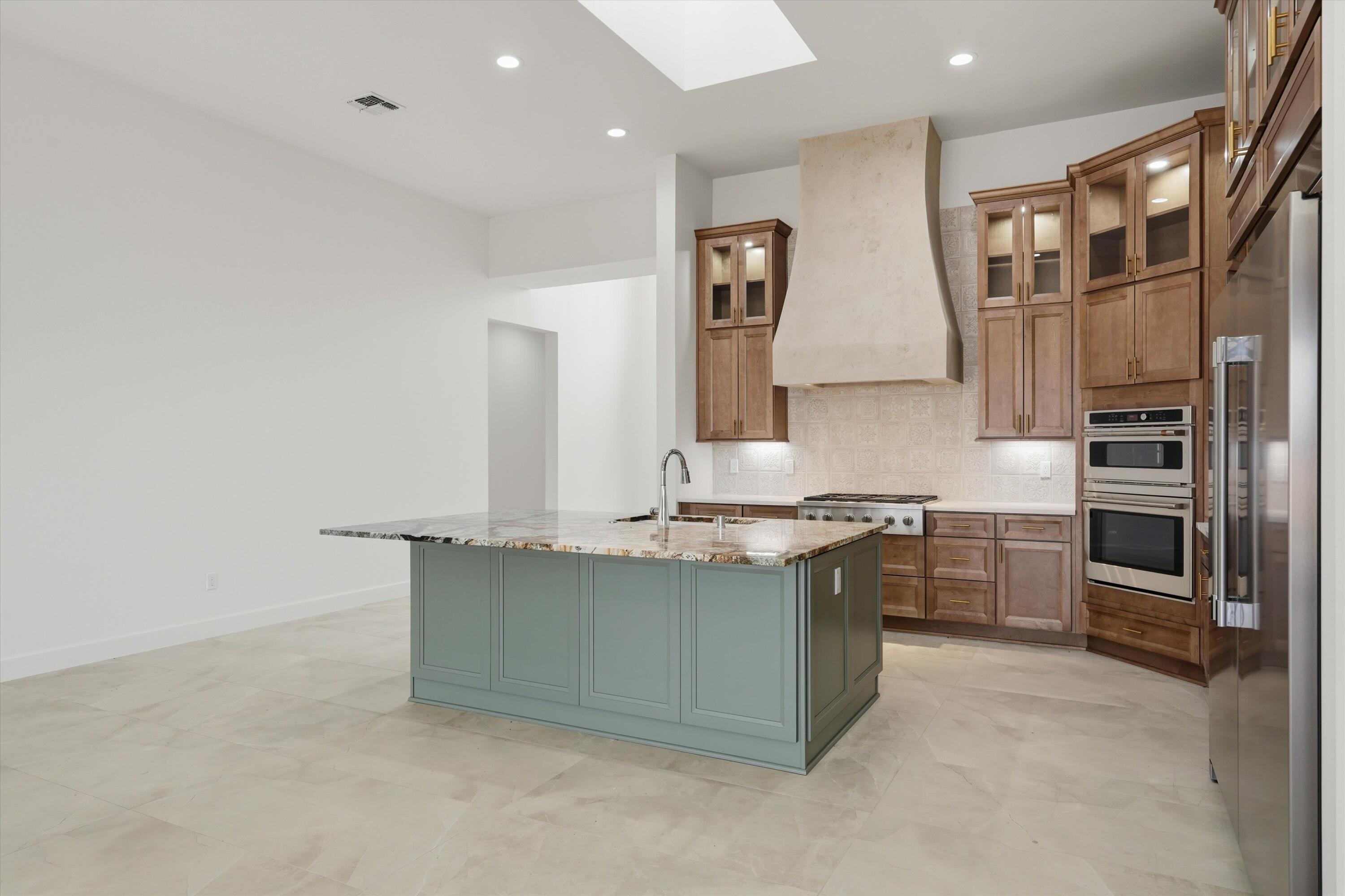 2021 Santa Ana Road NE
