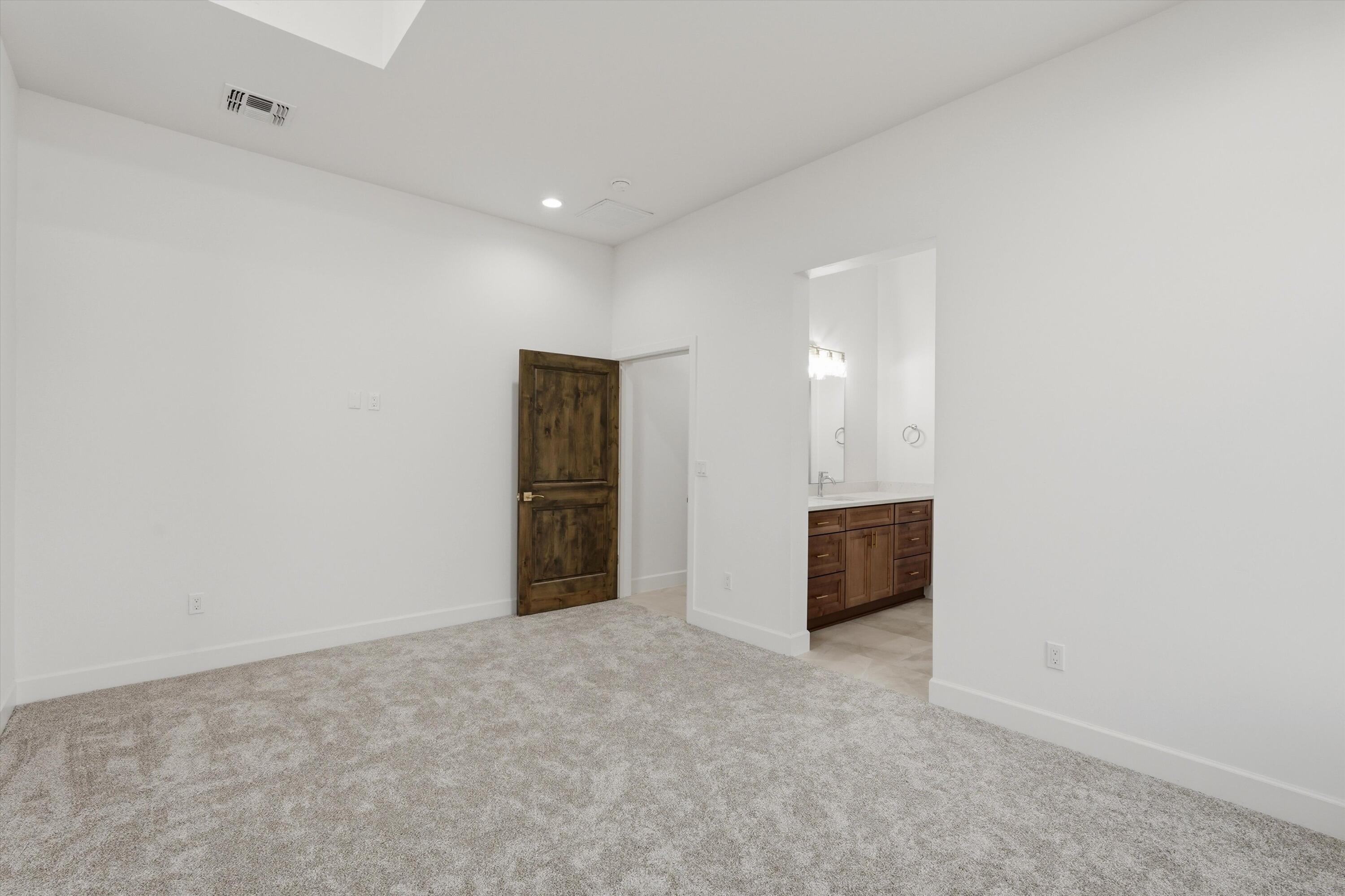 2021 Santa Ana Road NE