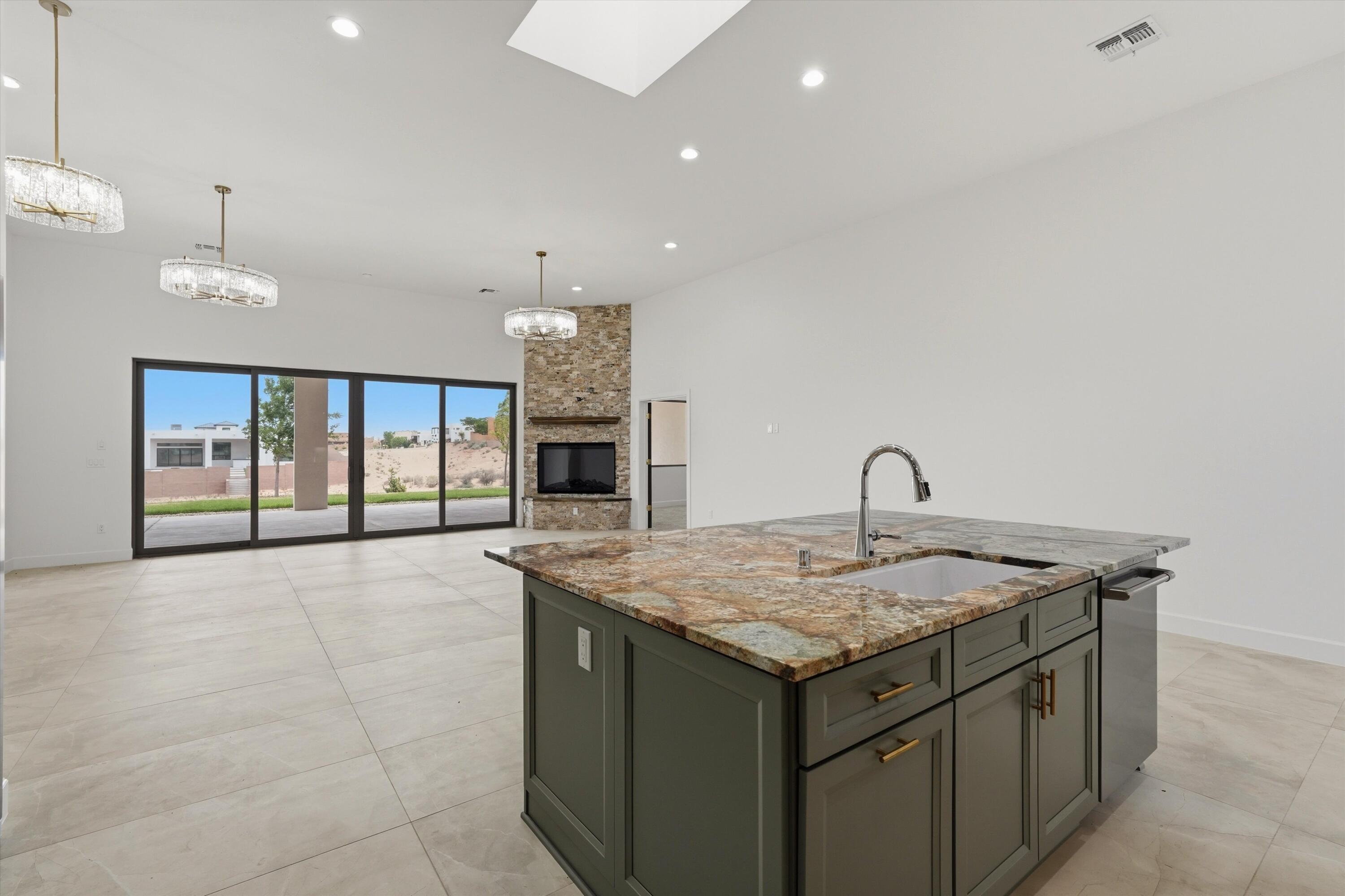 2021 Santa Ana Road NE