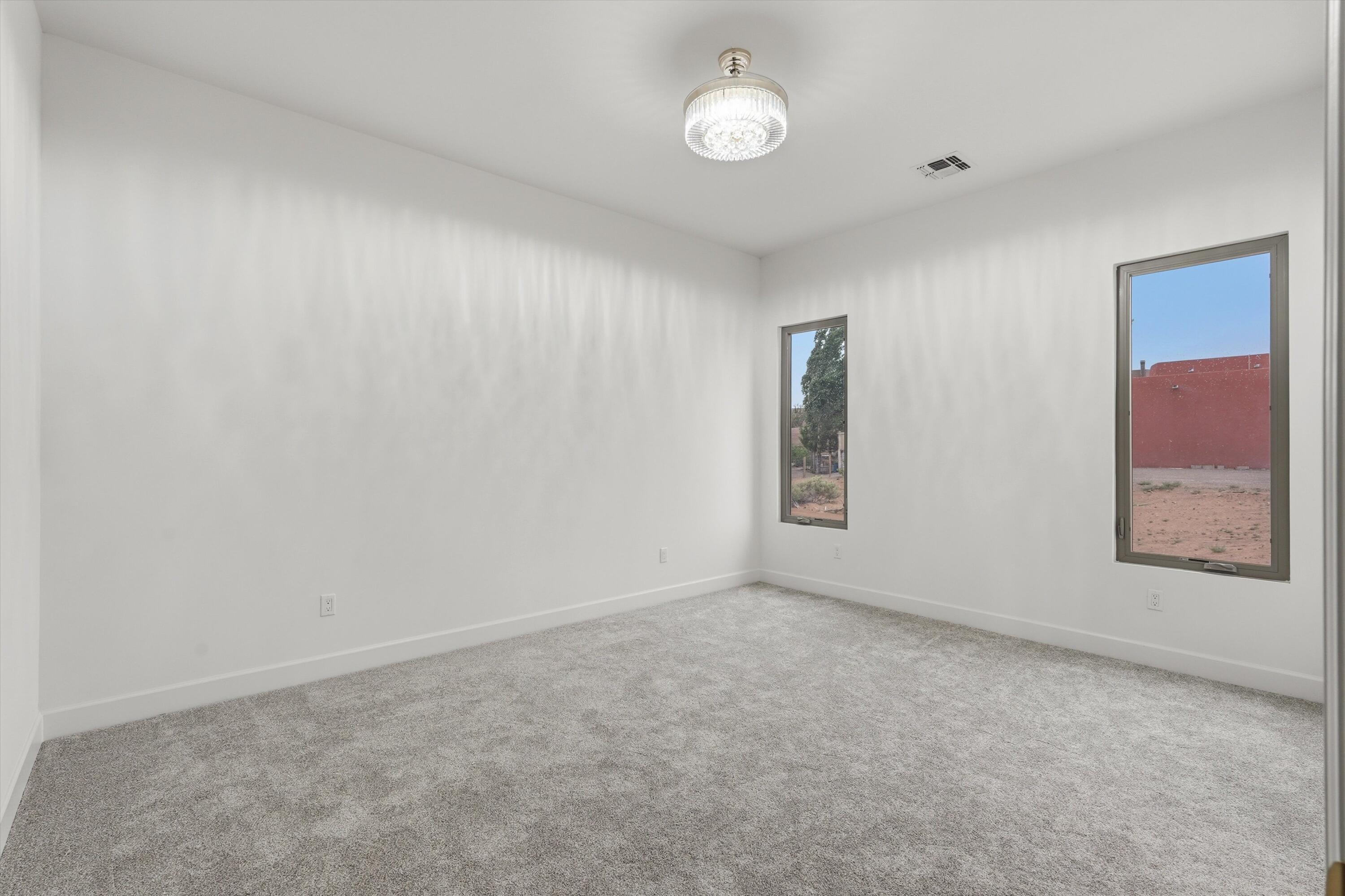 2021 Santa Ana Road NE