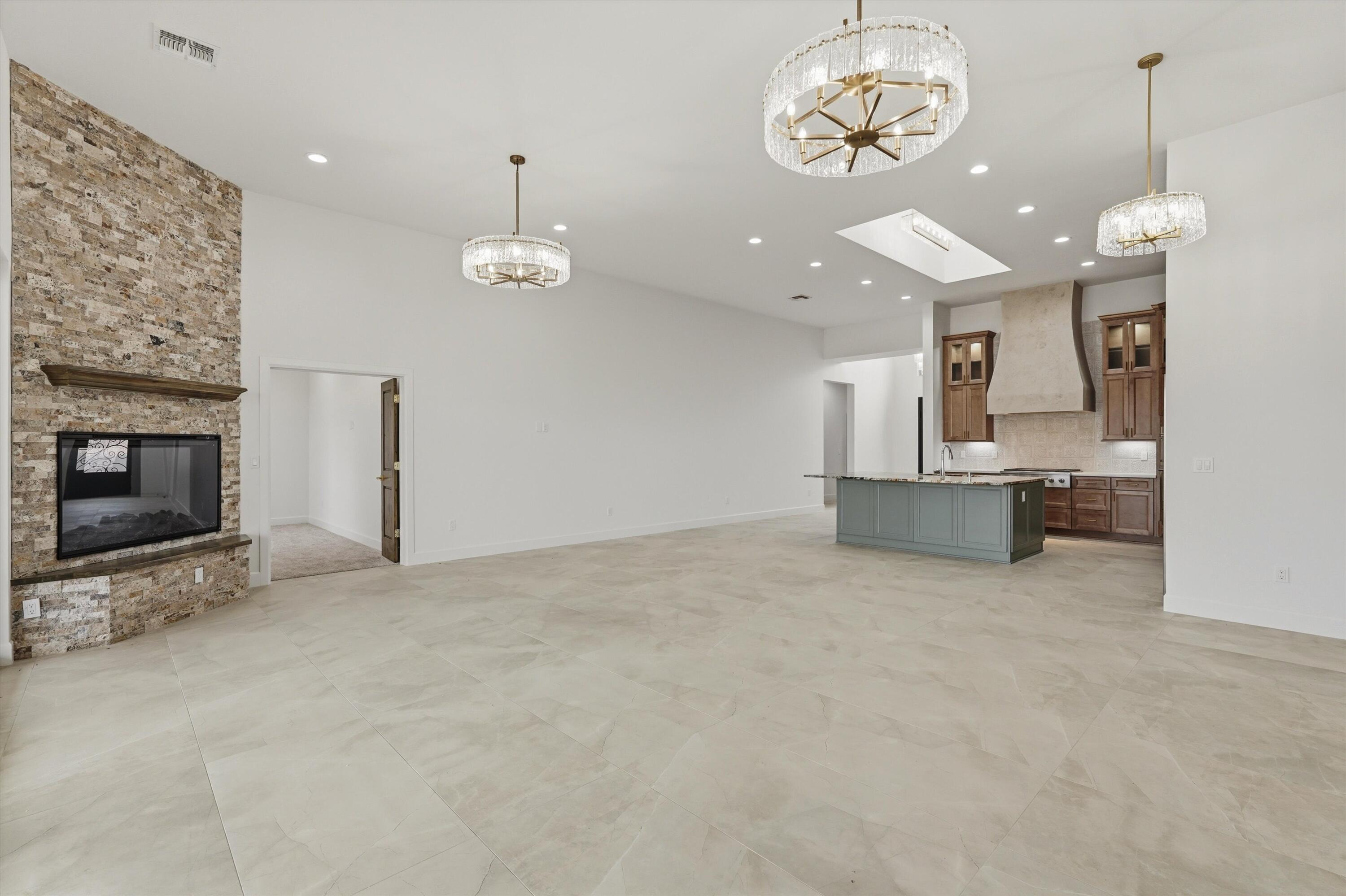 2021 Santa Ana Road NE
