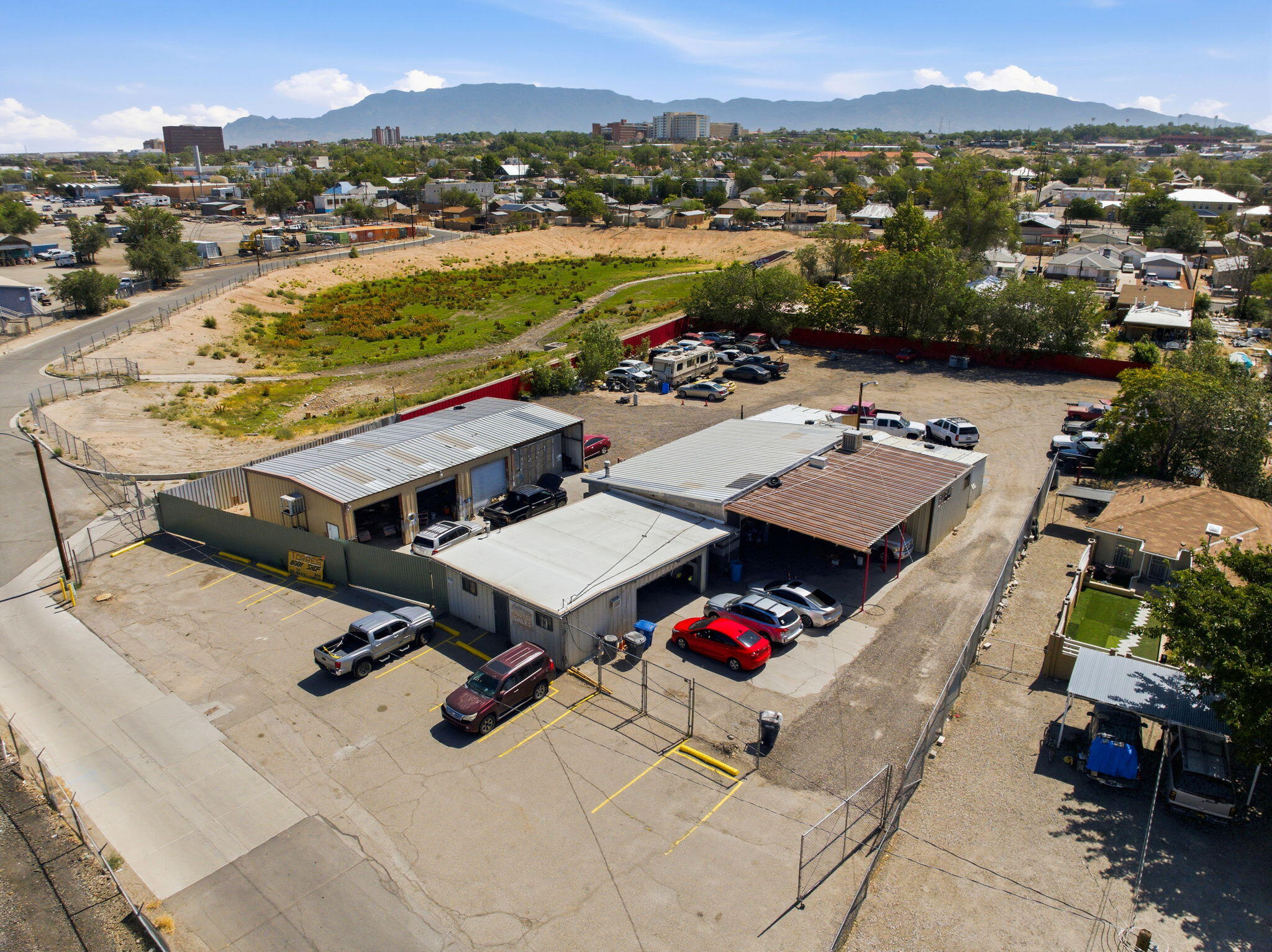 800 Commercial Street SE
