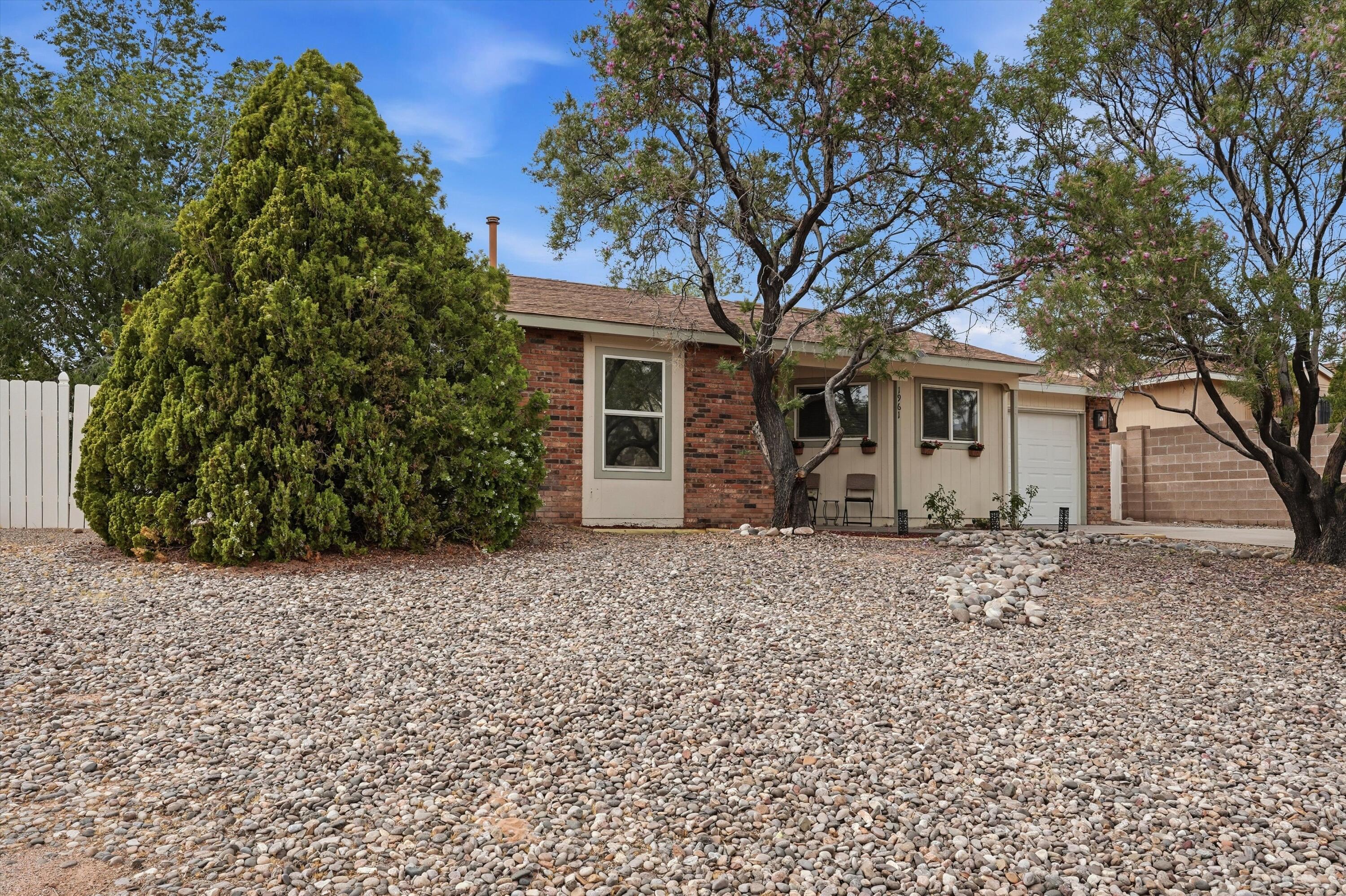 1961 Roanoke Drive NE