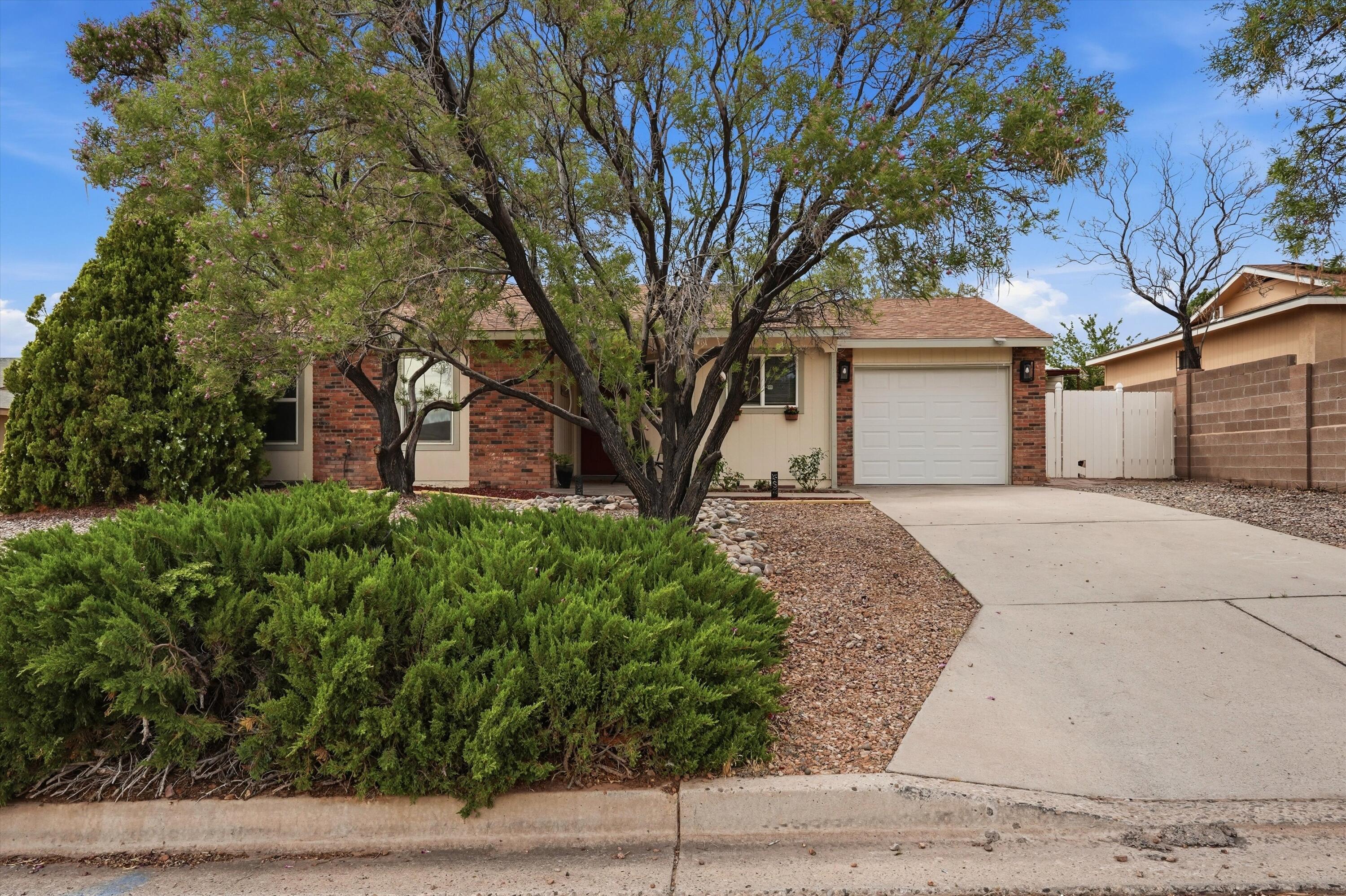 1961 Roanoke Drive NE