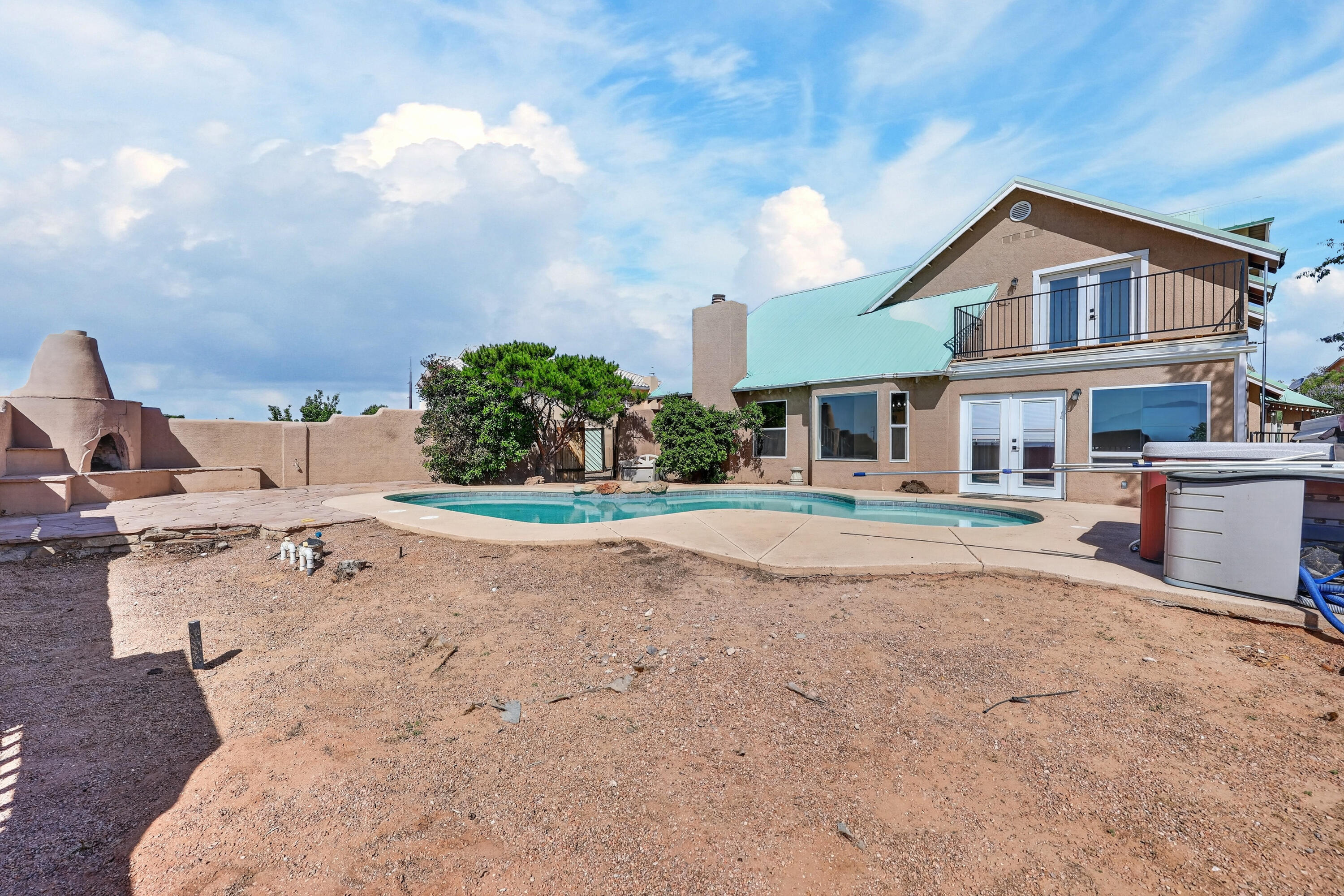 816 Acapulco Road NE