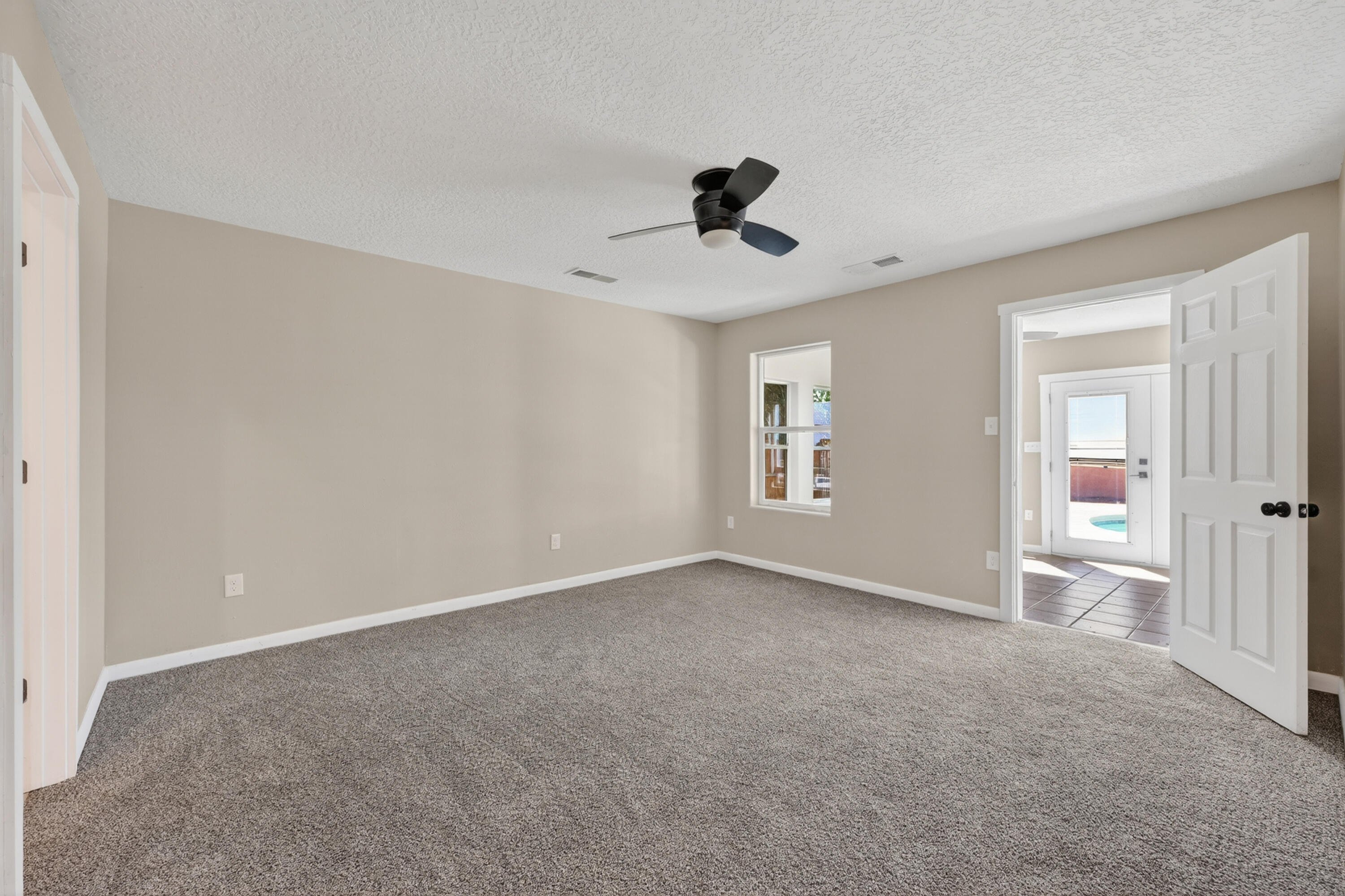 816 Acapulco Road NE