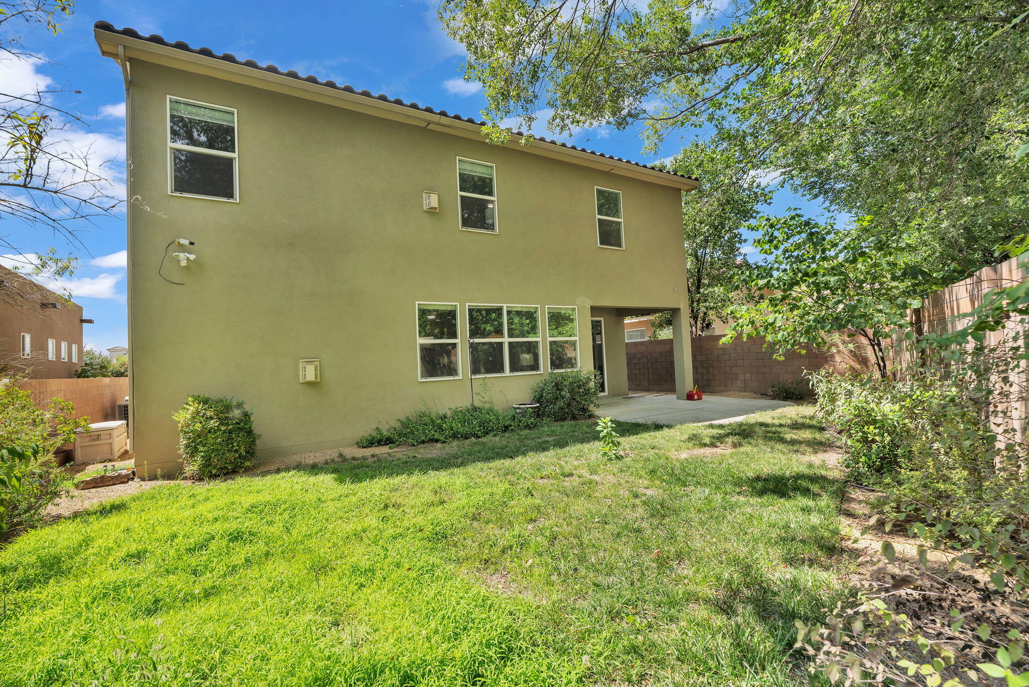 608 Bosque Verde Lane NW