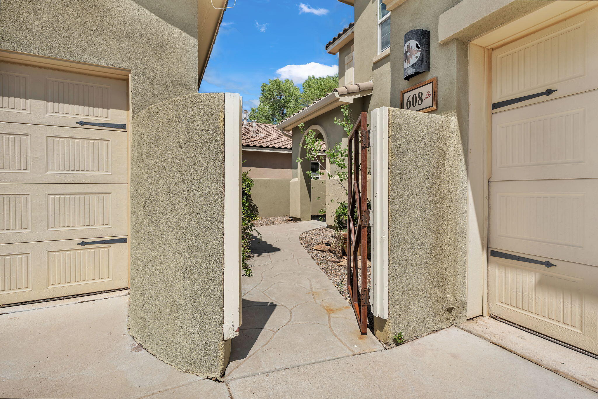 608 Bosque Verde Lane NW