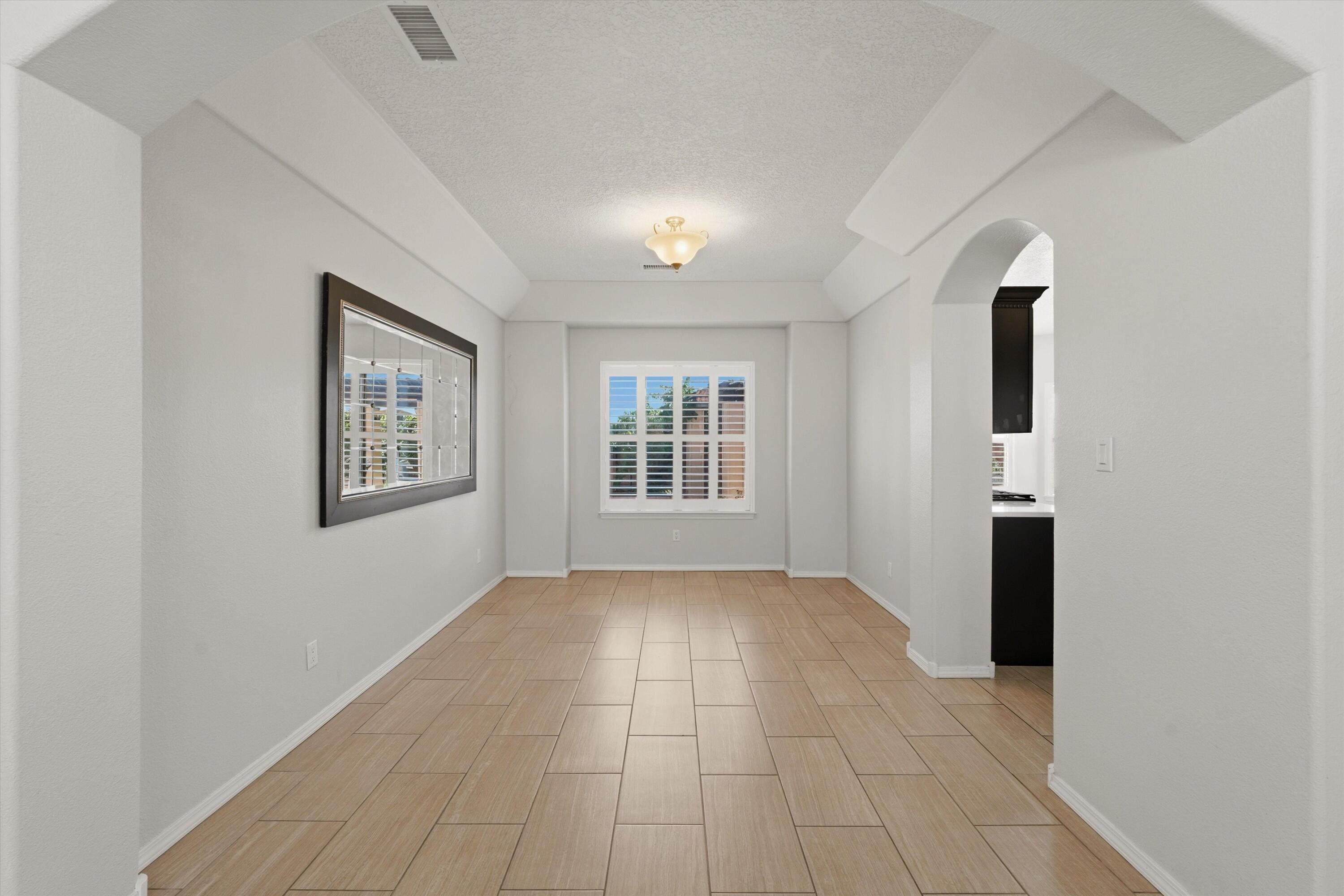 1243 Mirador Loop NE