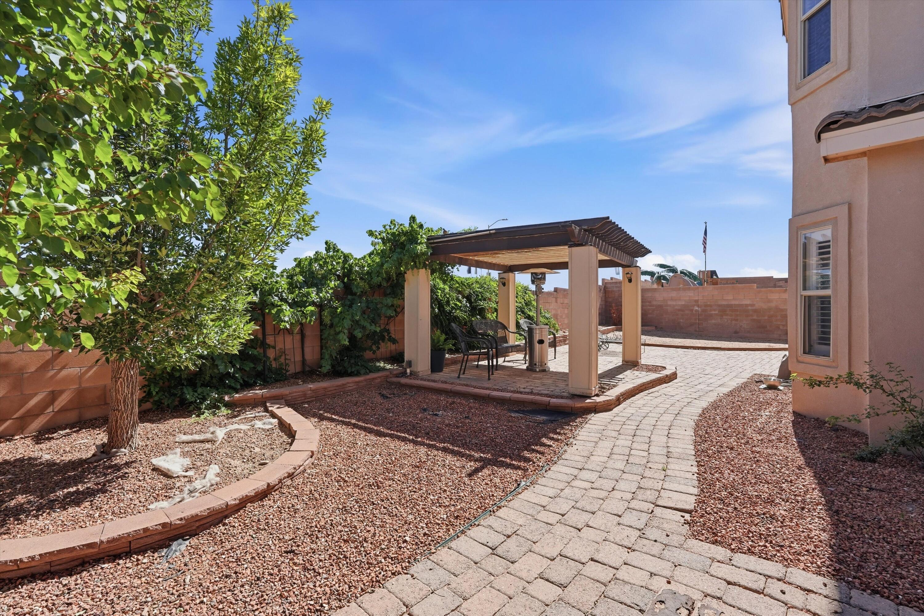 1243 Mirador Loop NE