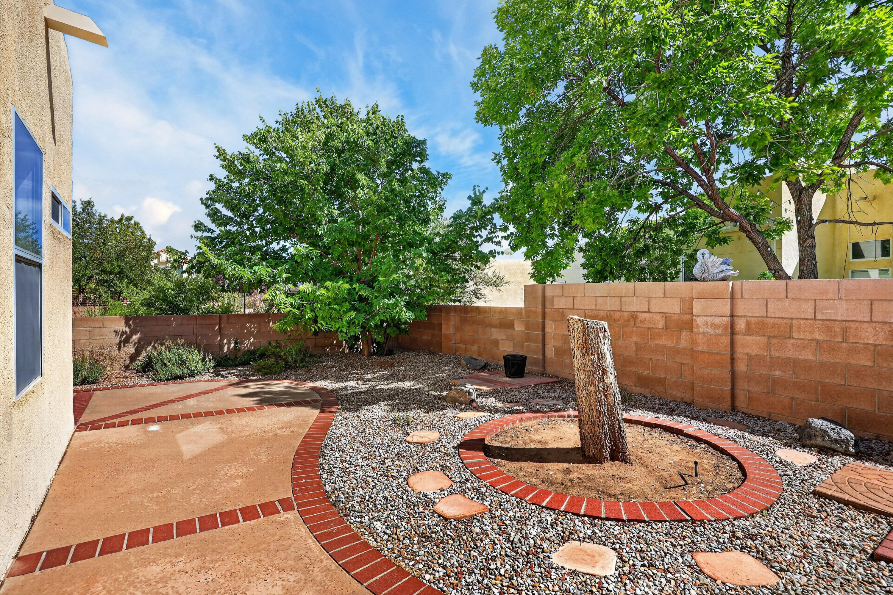 3137 Renaissance Loop SE
