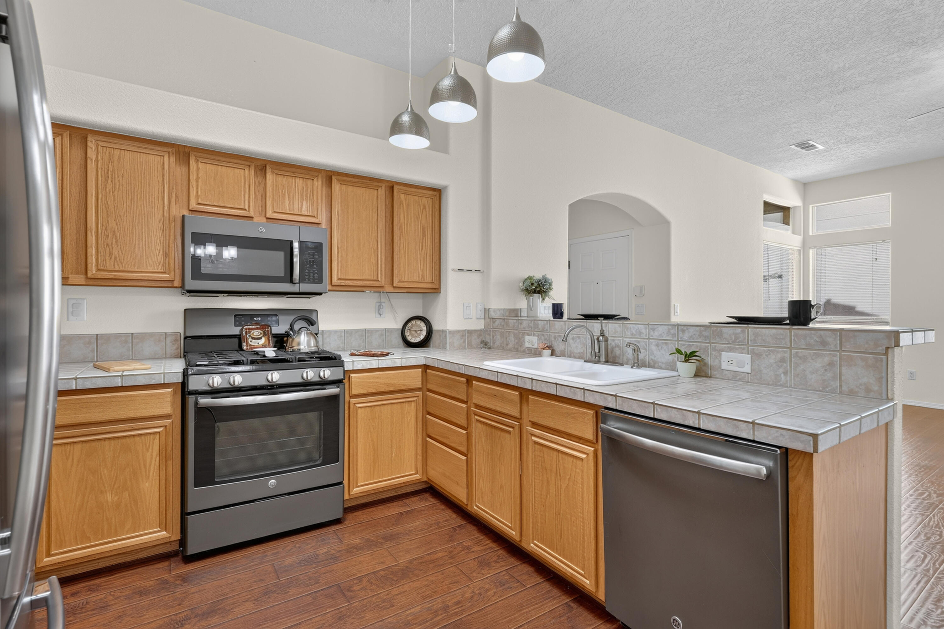 3137 Renaissance Loop SE