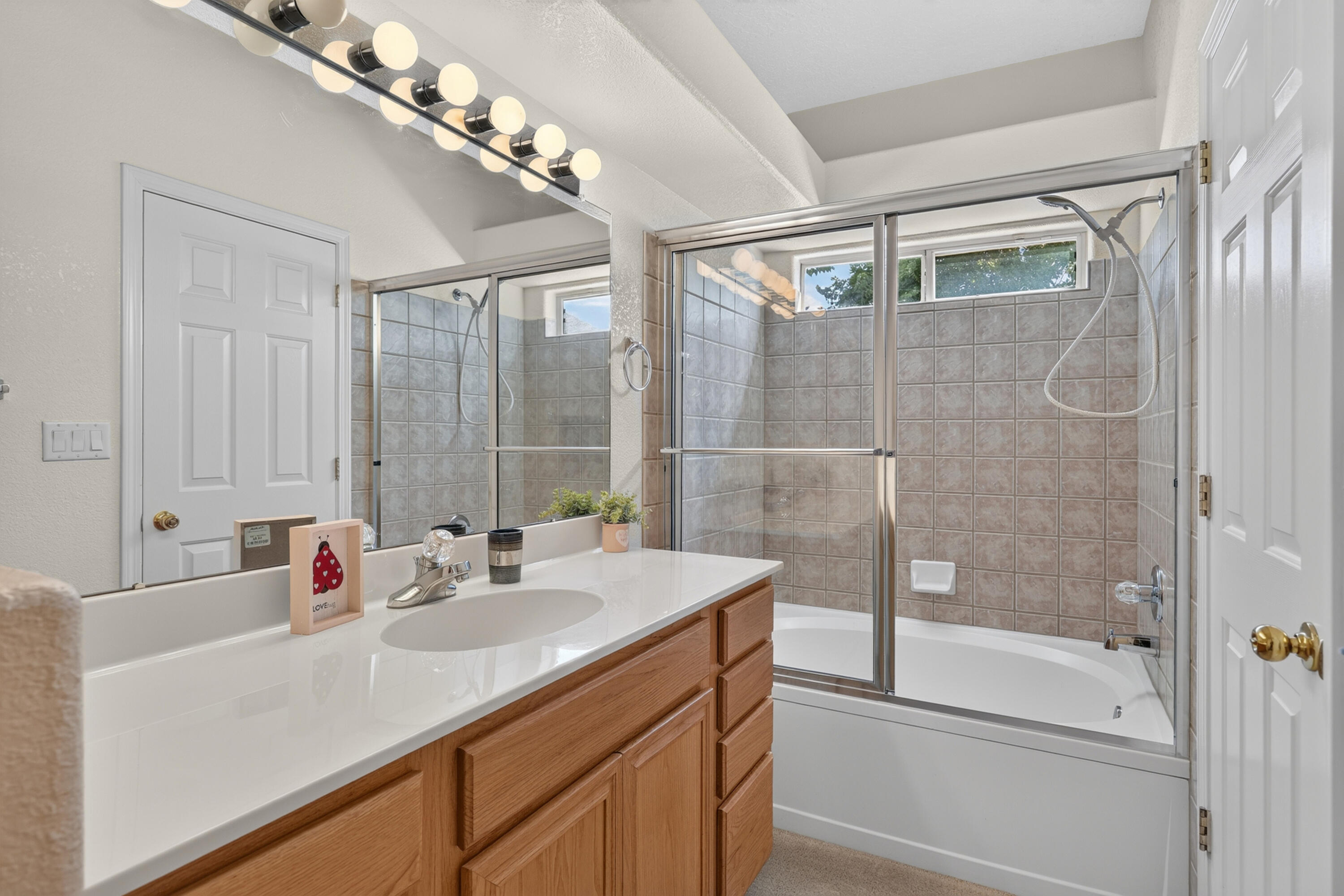 3137 Renaissance Loop SE