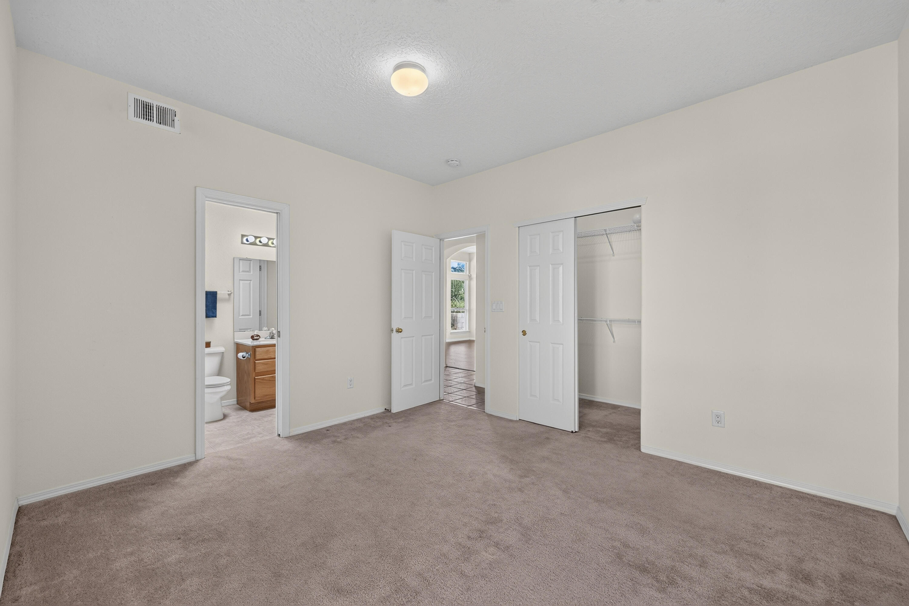 3137 Renaissance Loop SE