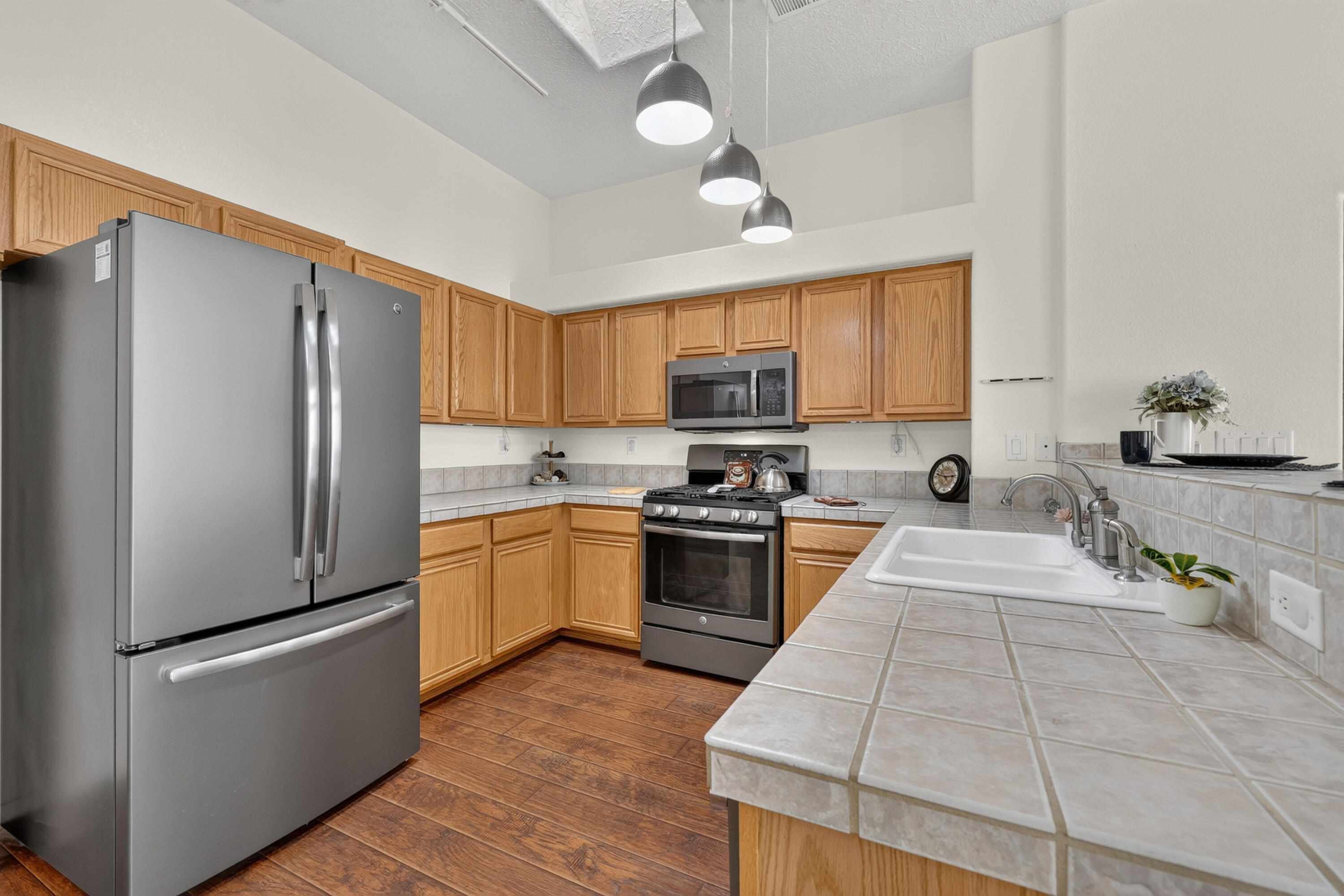 3137 Renaissance Loop SE