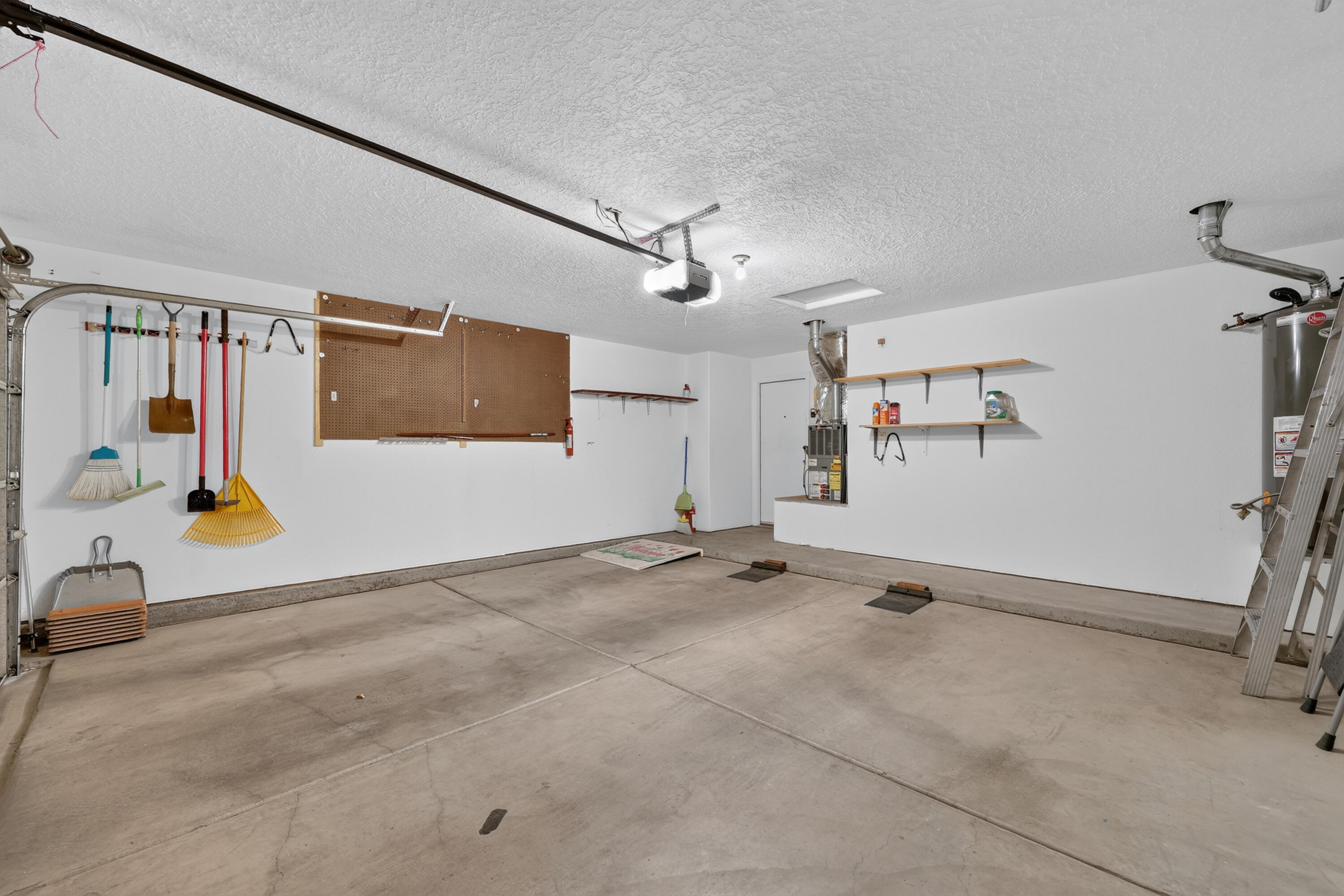 3137 Renaissance Loop SE