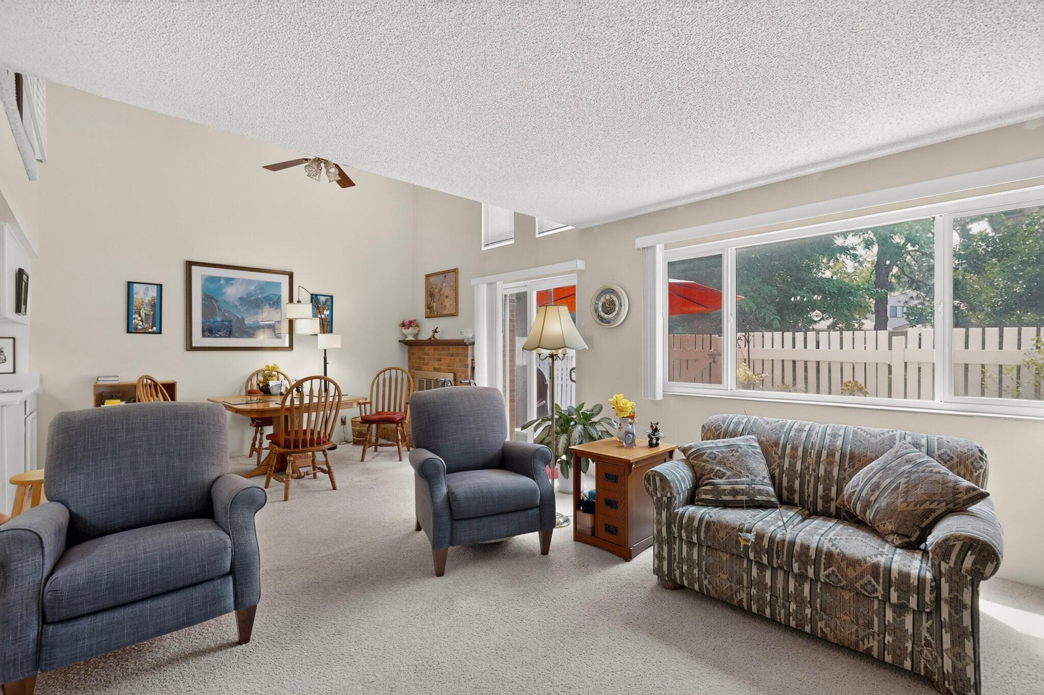 28 Westlake Drive NE