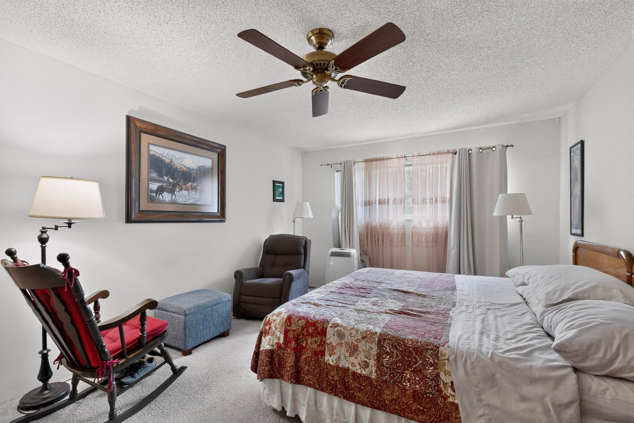 28 Westlake Drive NE