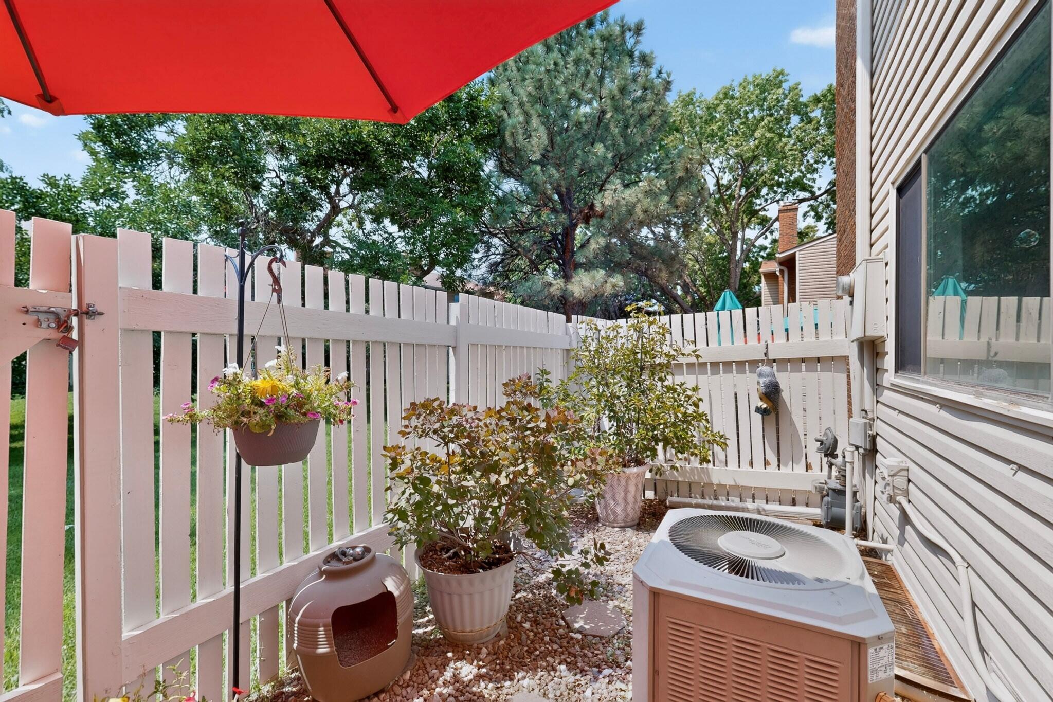 28 Westlake Drive NE