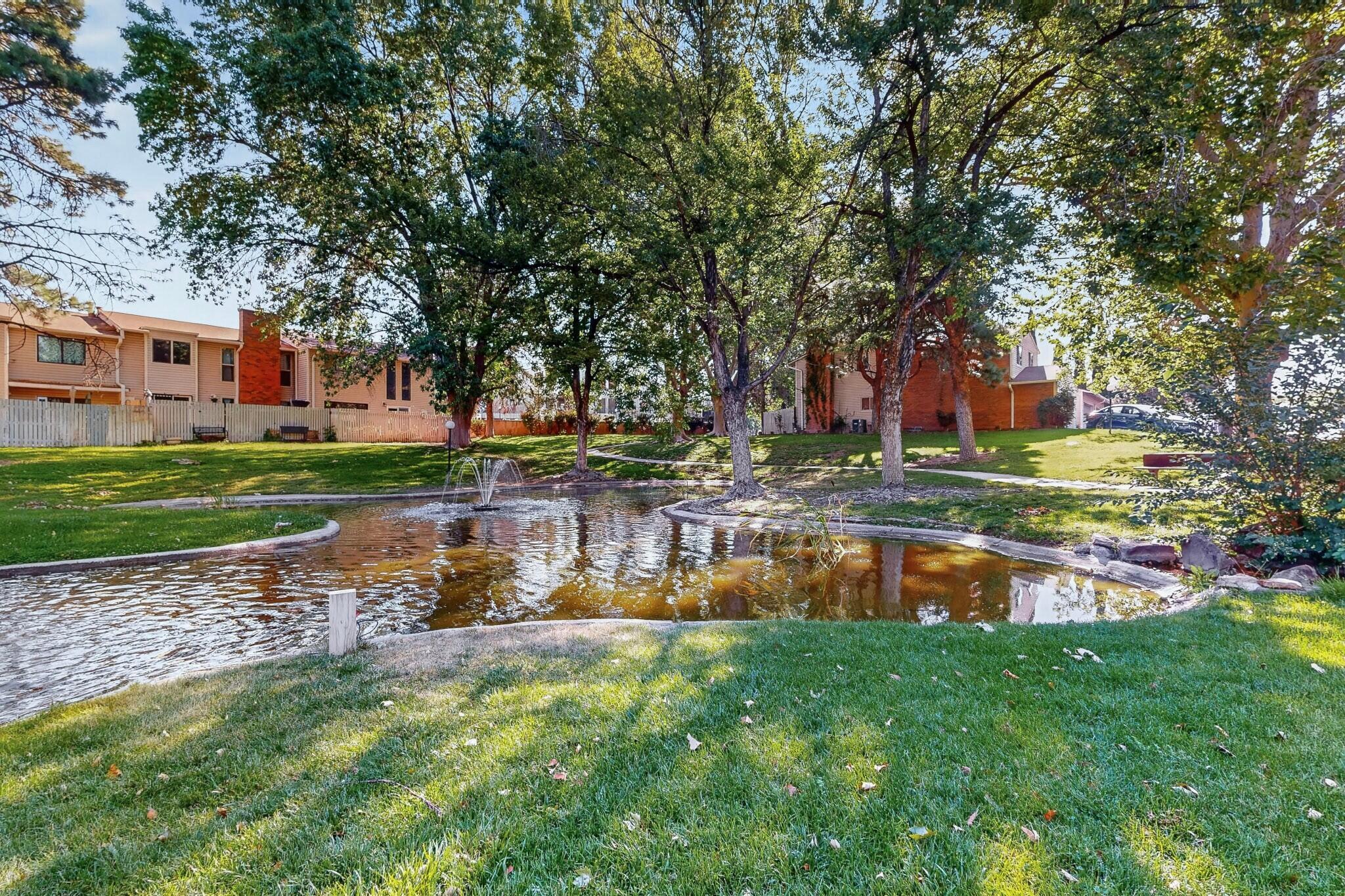 28 Westlake Drive NE