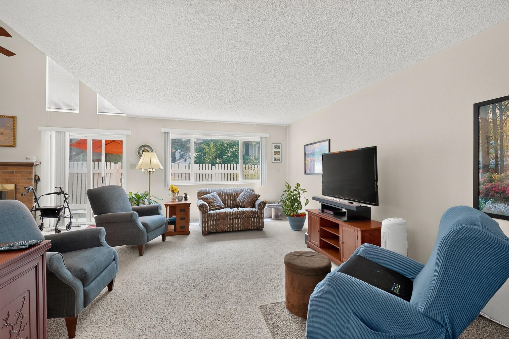 28 Westlake Drive NE