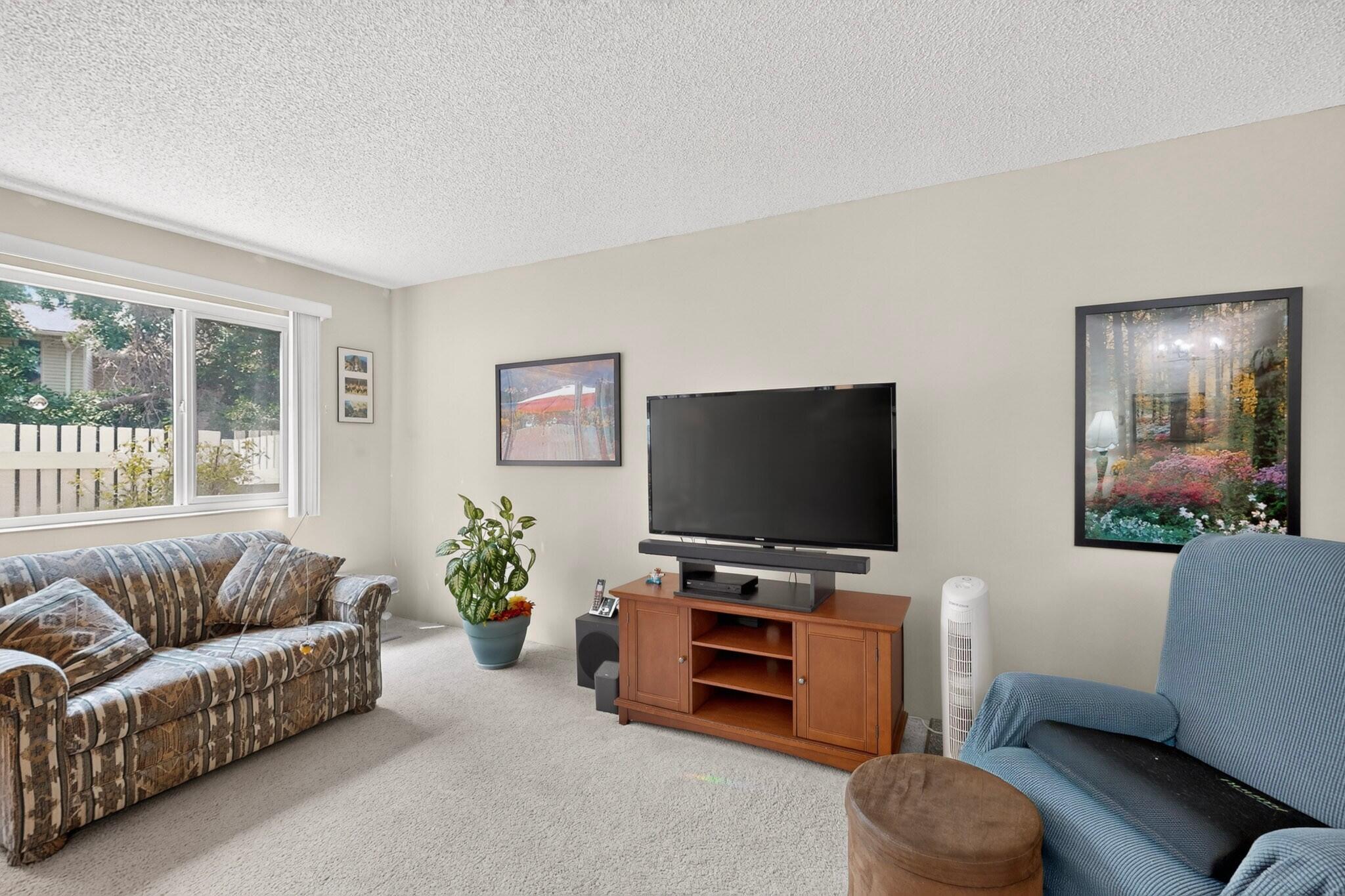 28 Westlake Drive NE