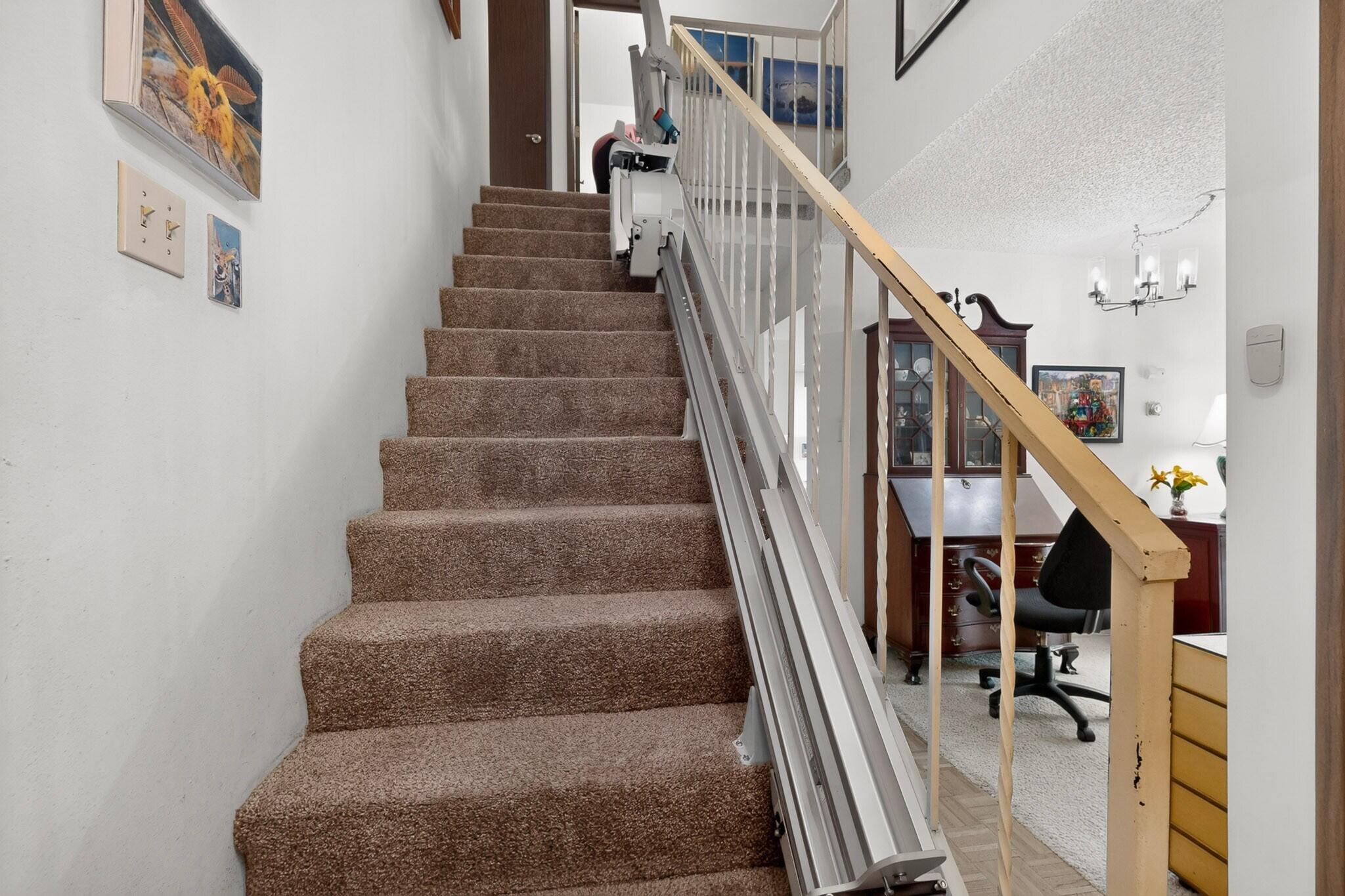 28 Westlake Drive NE