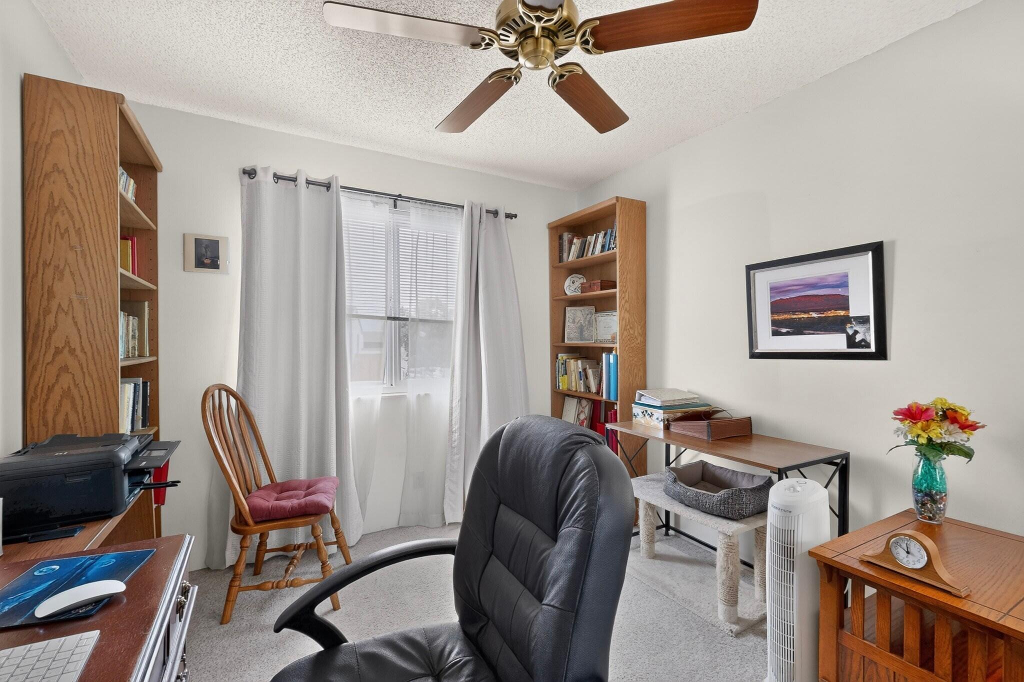 28 Westlake Drive NE