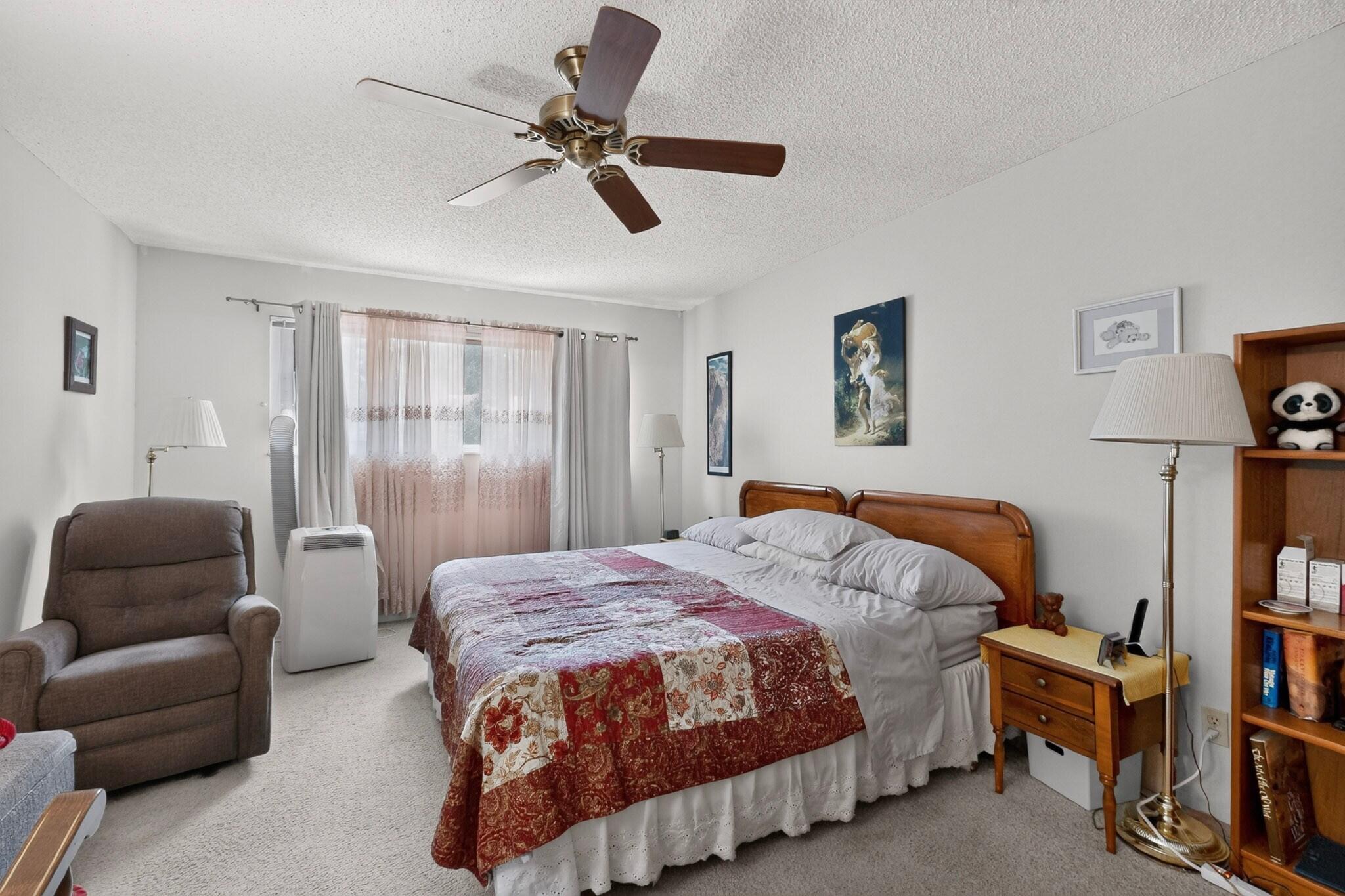 28 Westlake Drive NE