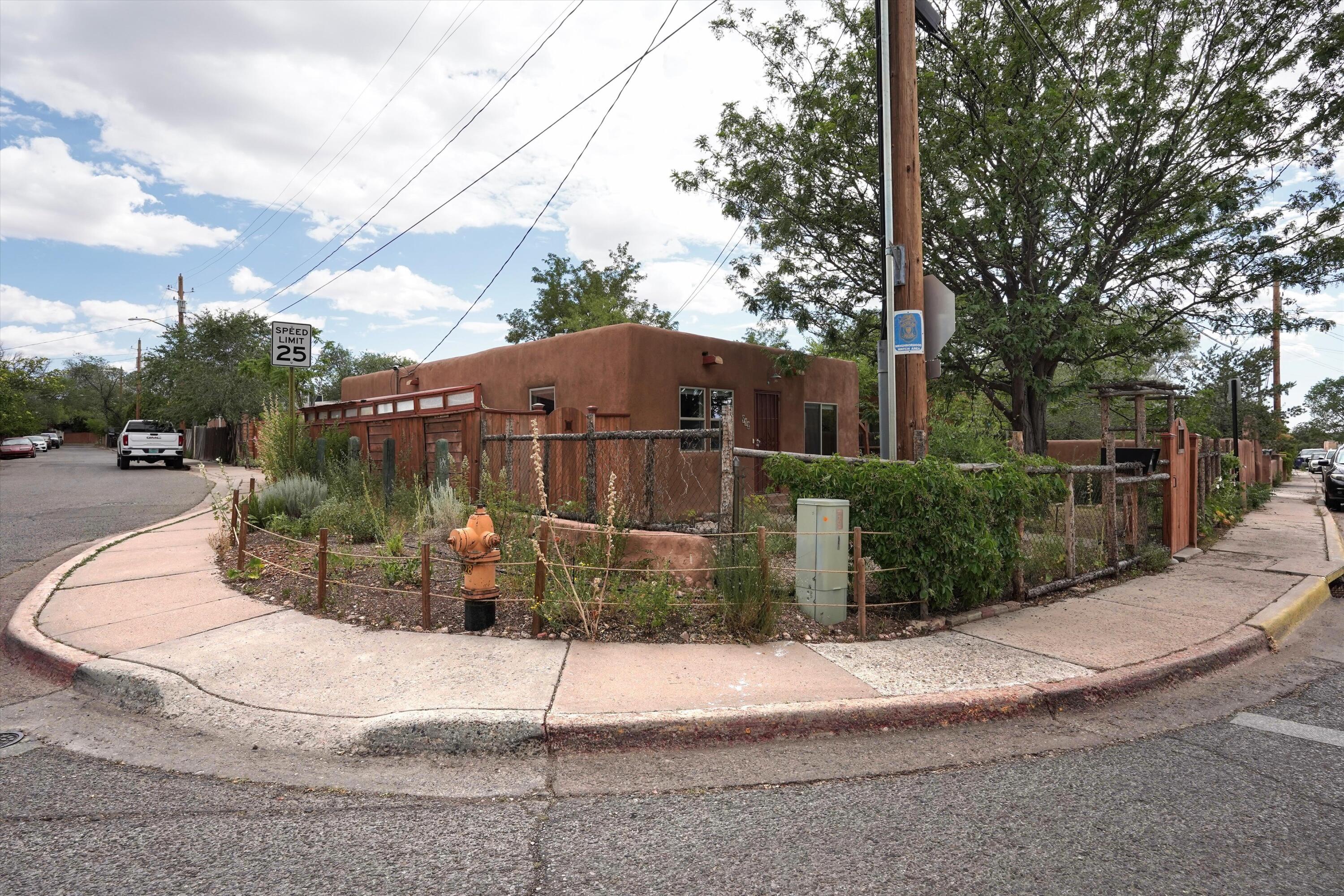 912 Alto Street