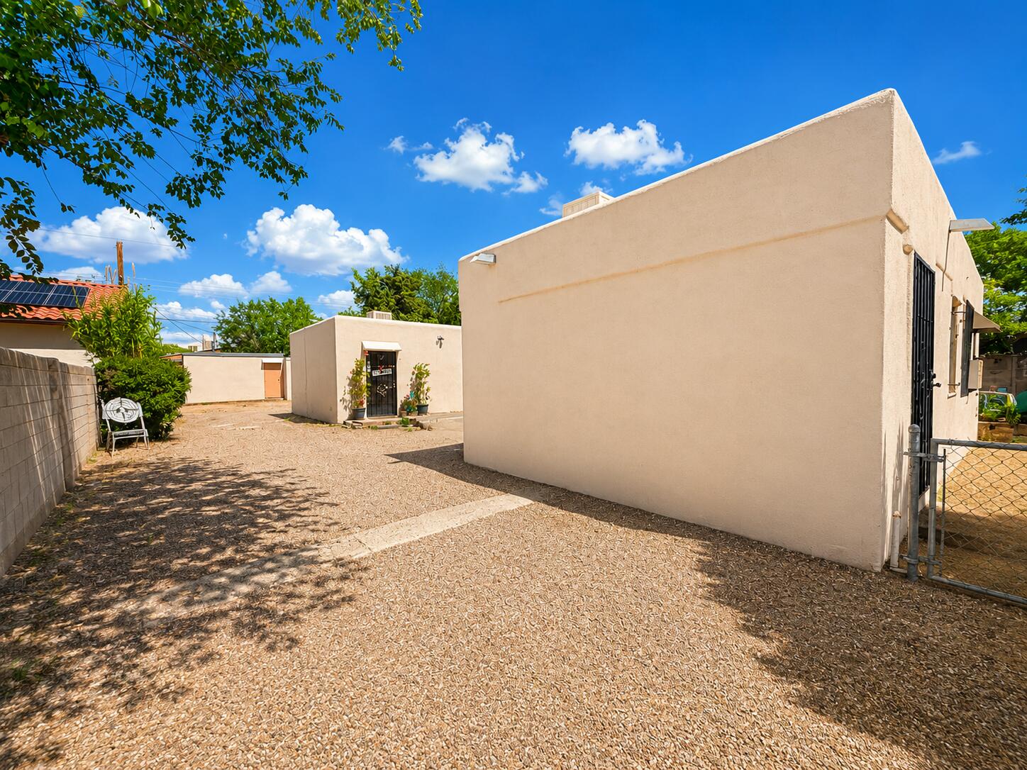 616 & 618 Mesilla Street SE