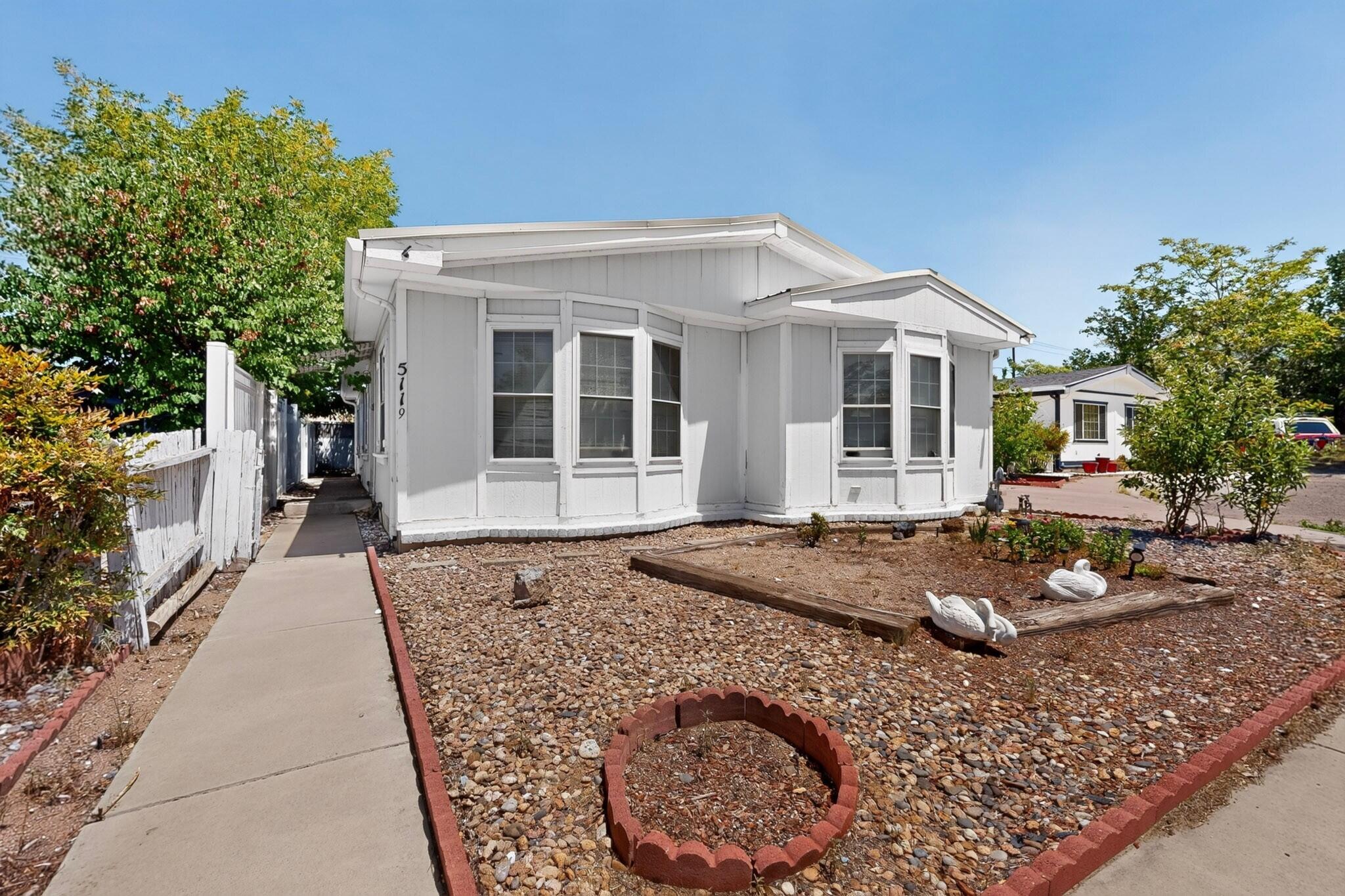 5119 Stream Court NE