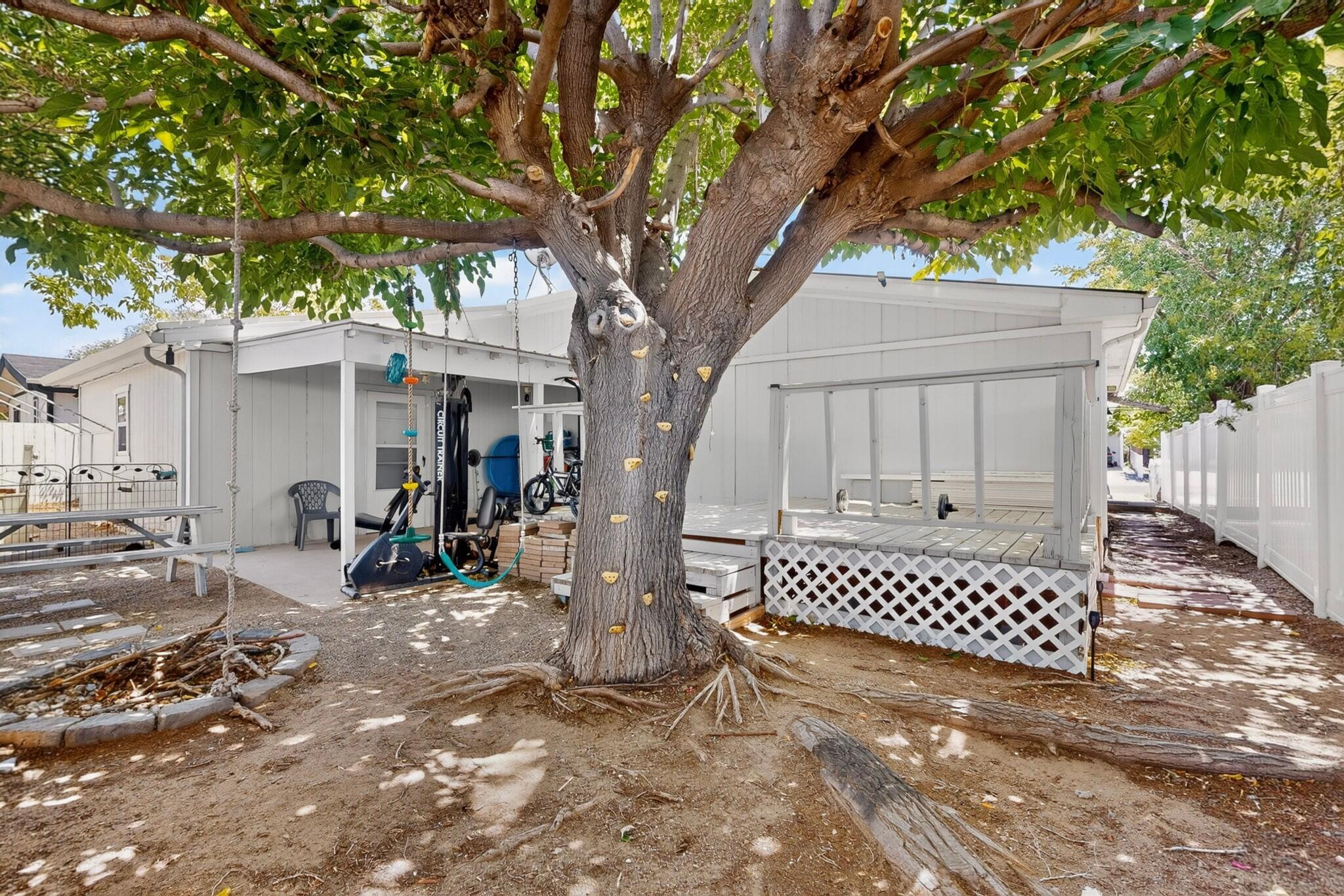 5119 Stream Court NE