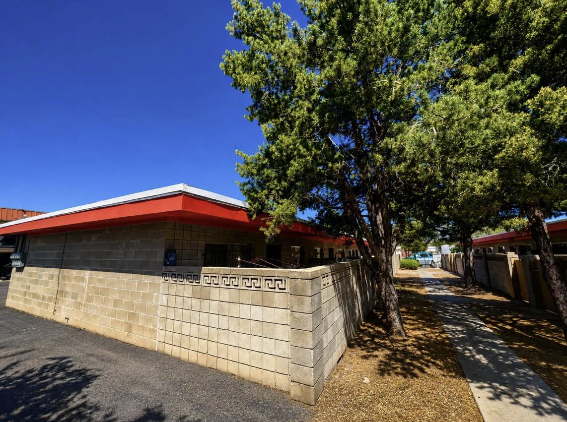 631 & 633 Mesilla Street SE