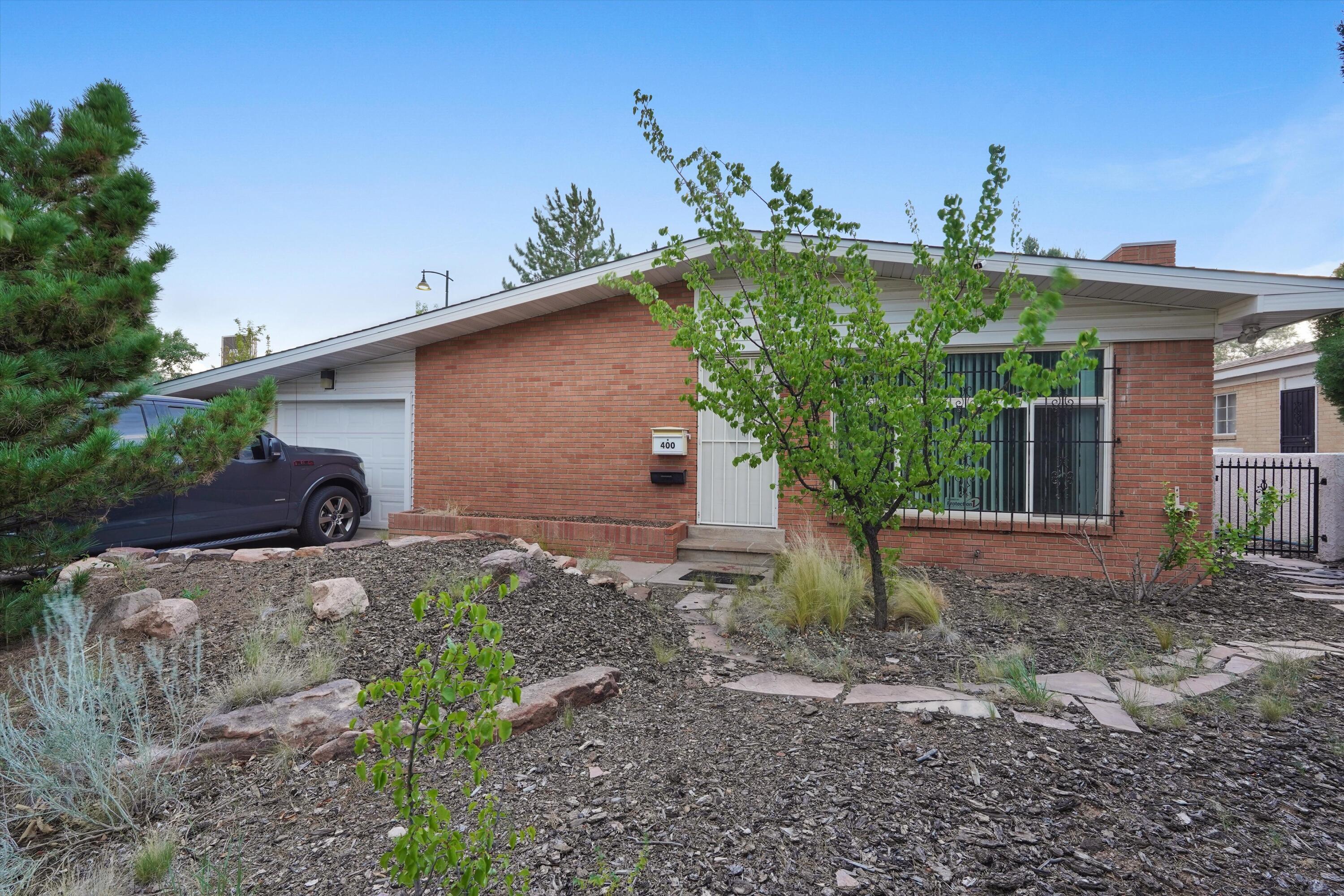 400 Sierra Drive SE
