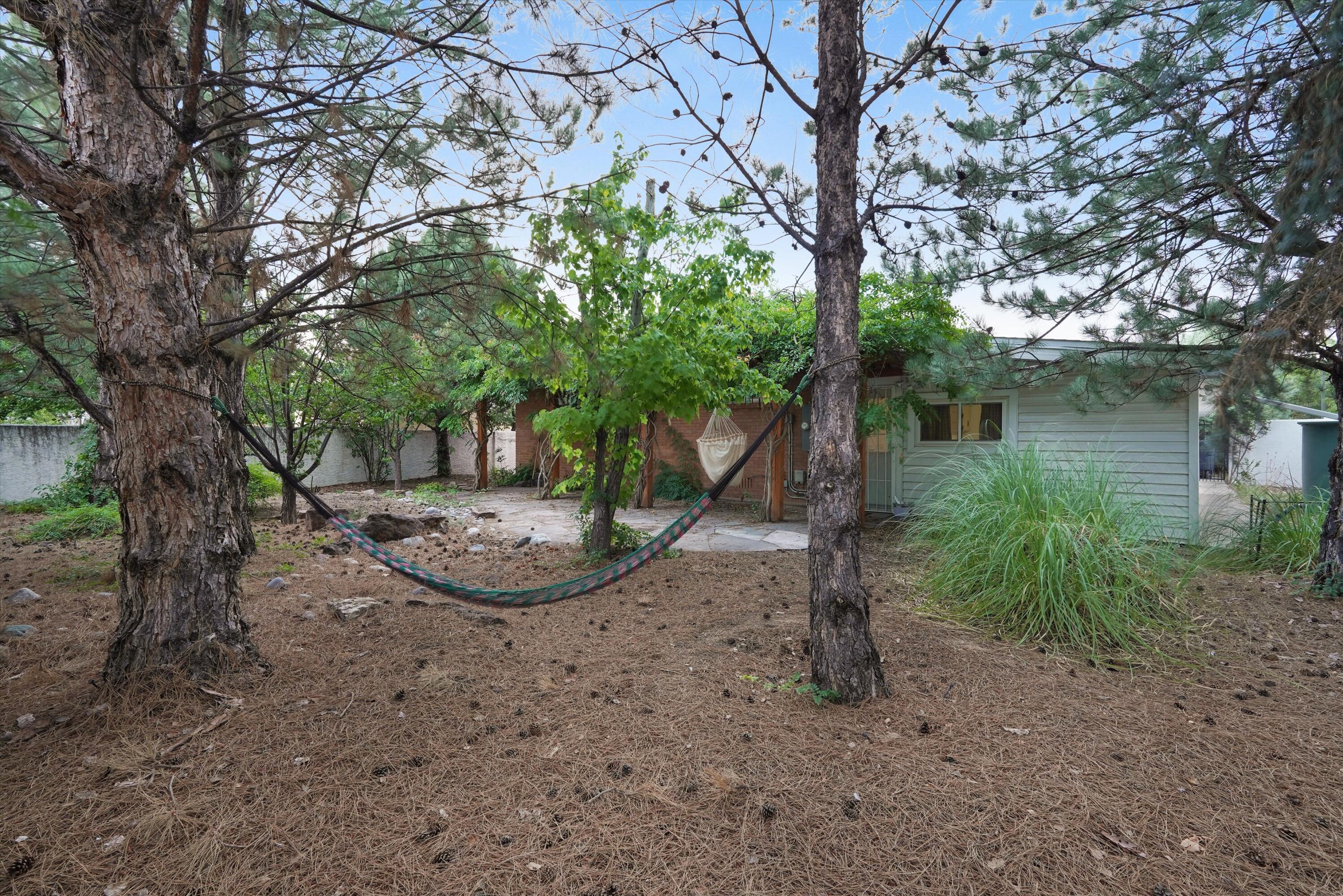 400 Sierra Drive SE