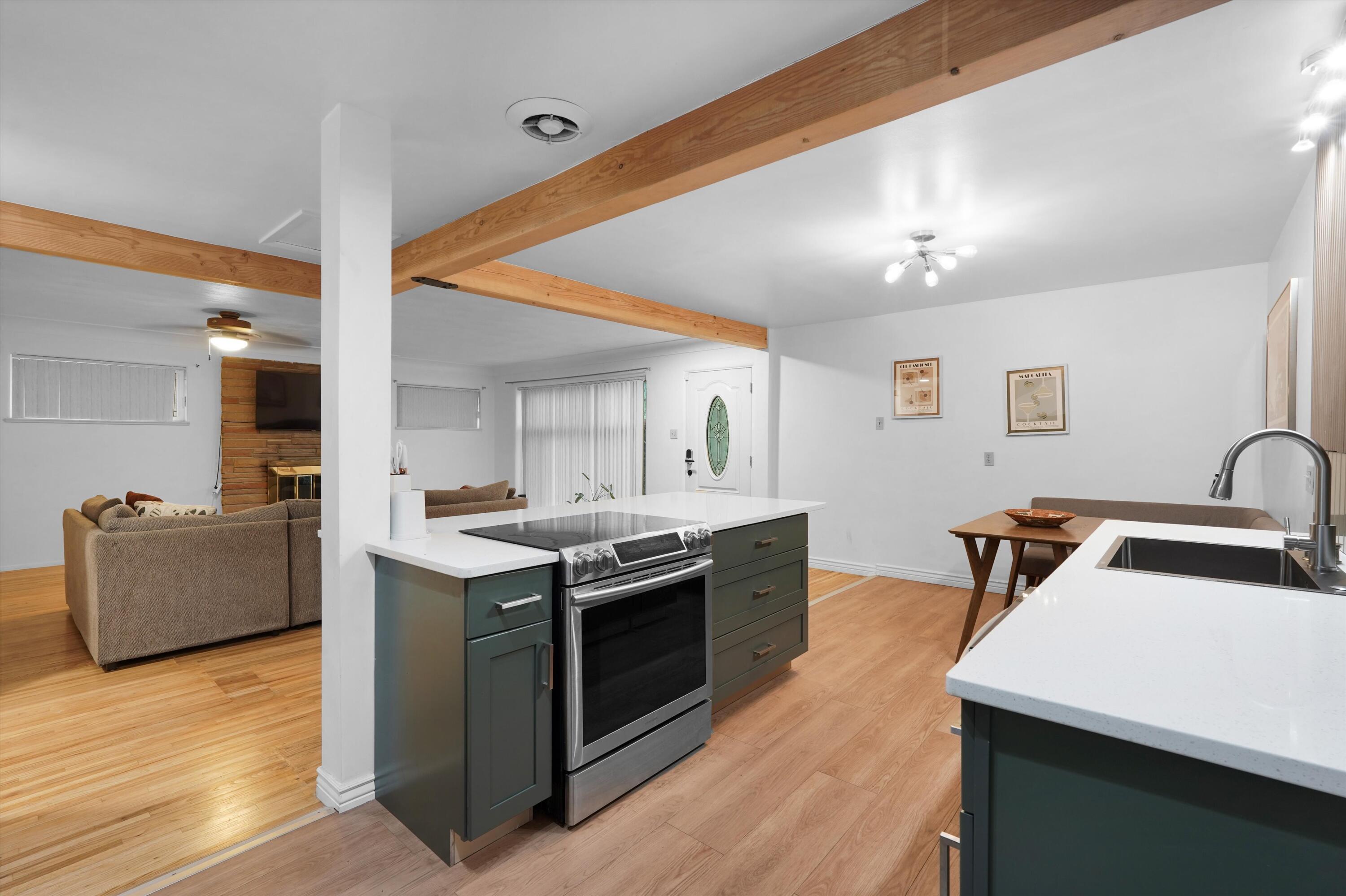 400 Sierra Drive SE