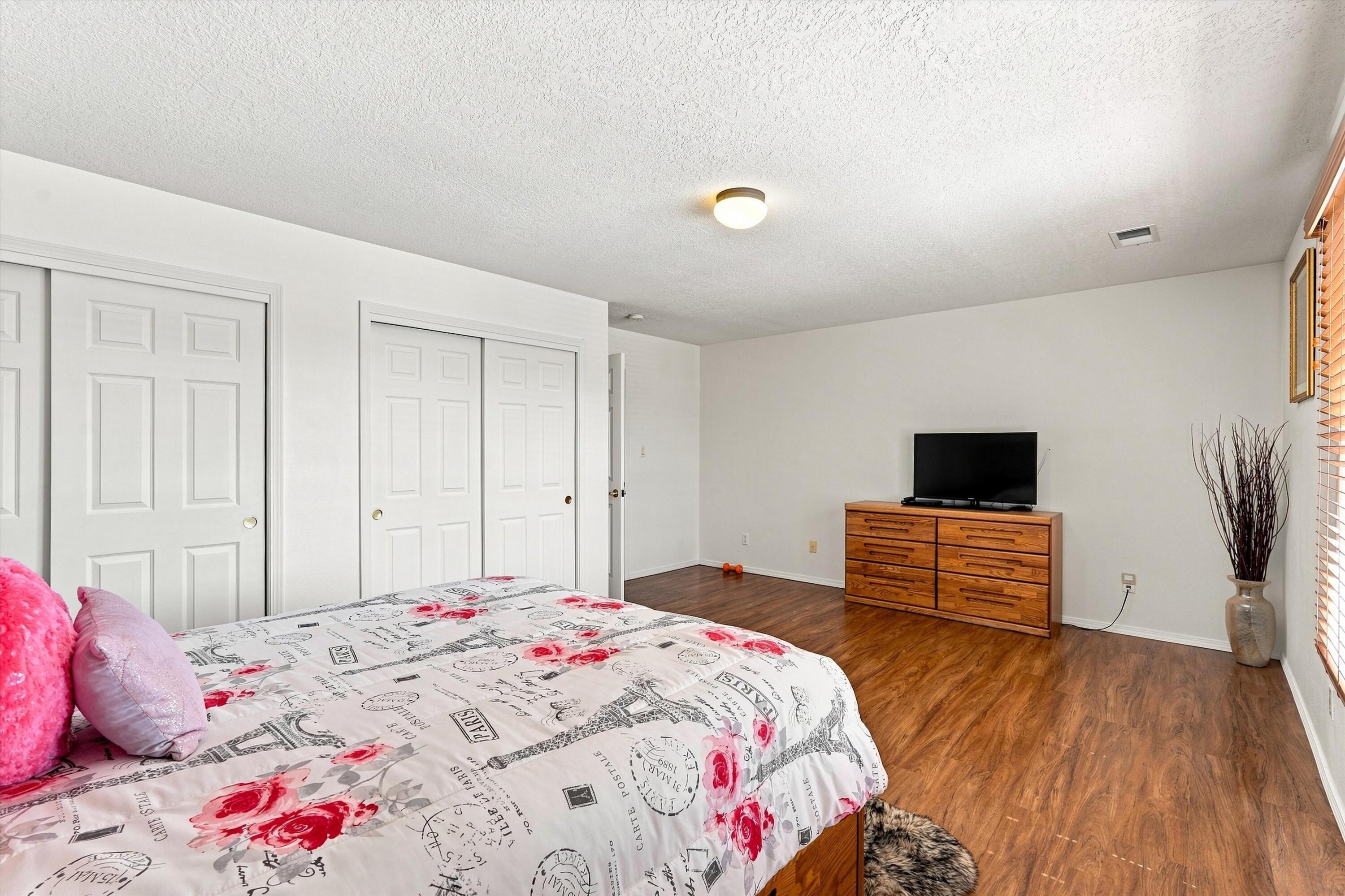 3032 Cochiti Street NE