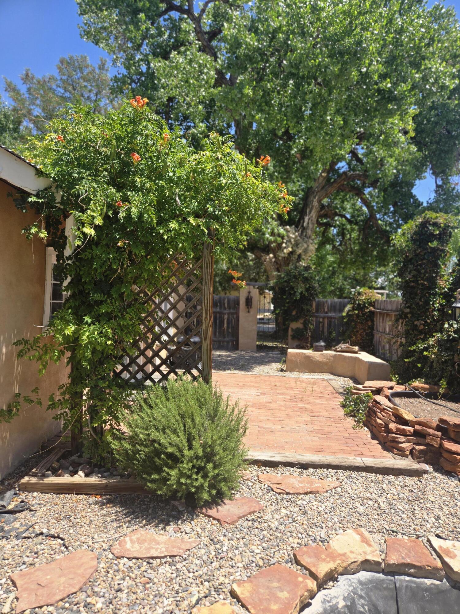 28 Fermin Chavez Road