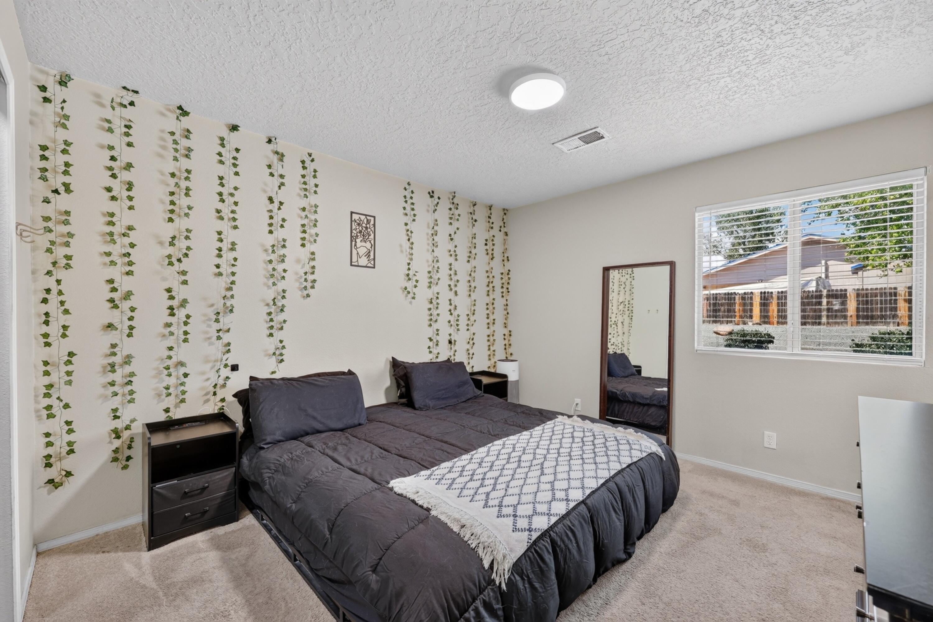 901 Perry Meadows Drive NE