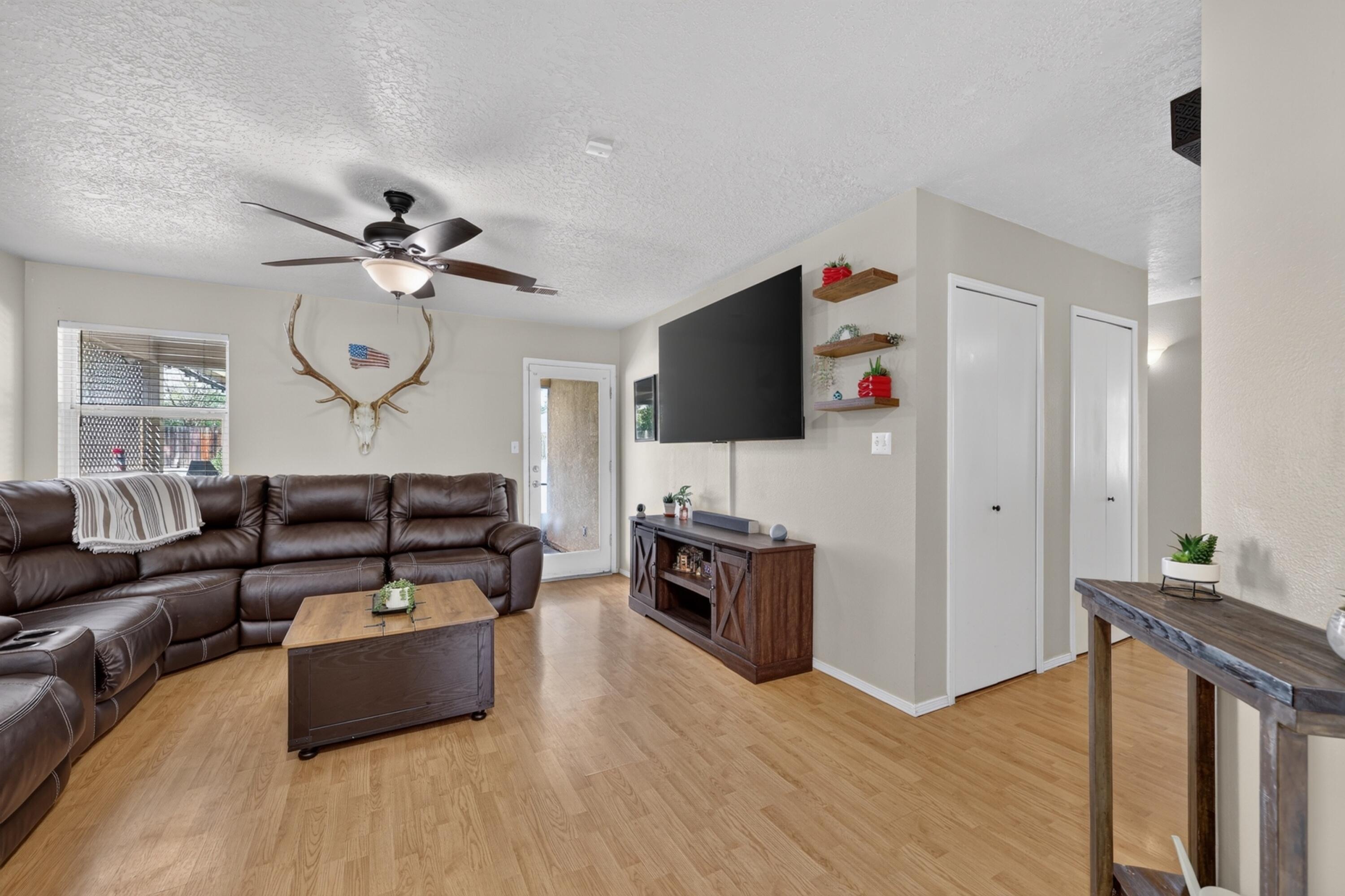 901 Perry Meadows Drive NE