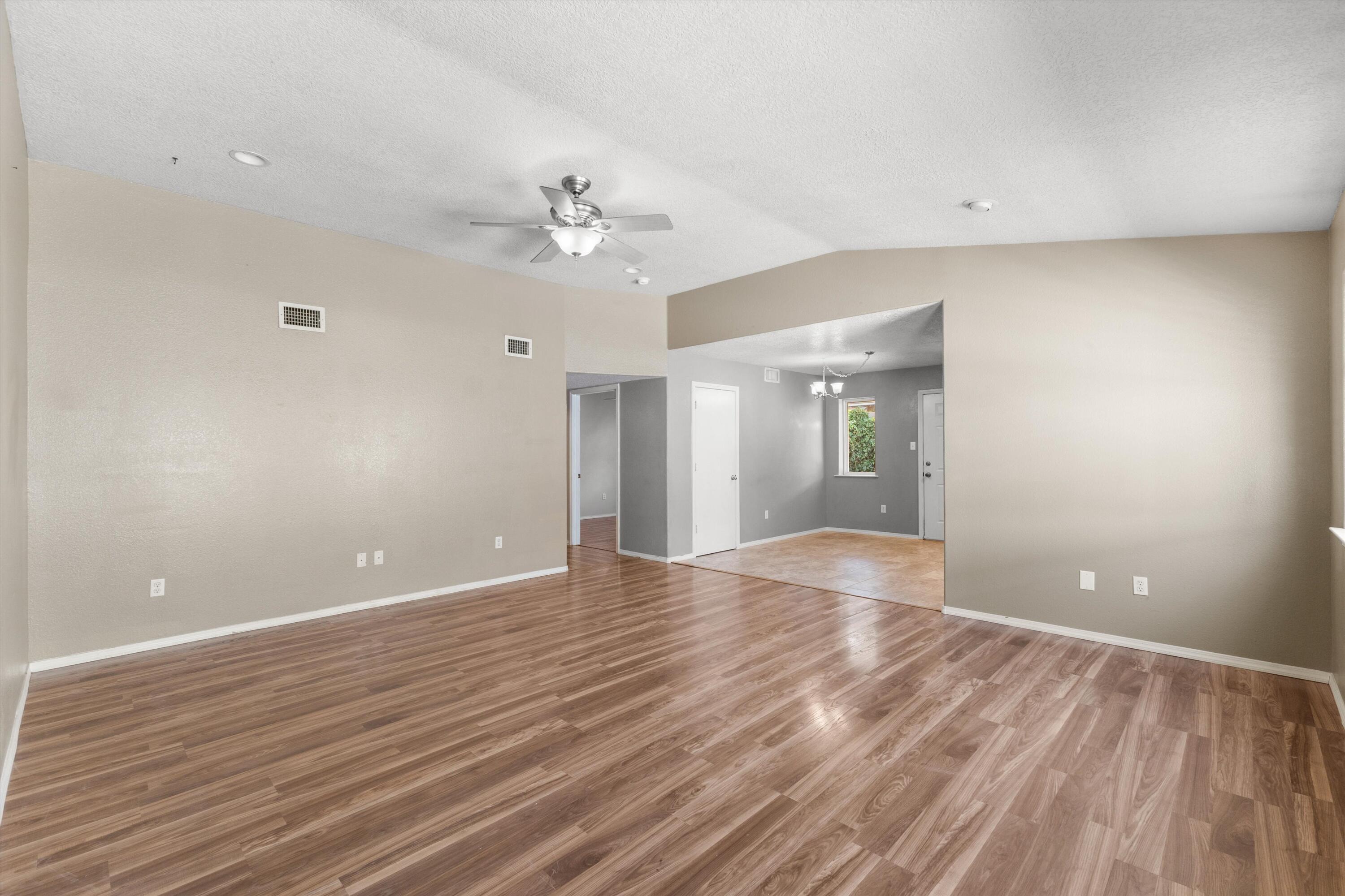 5752 Pinon Flats Road NW