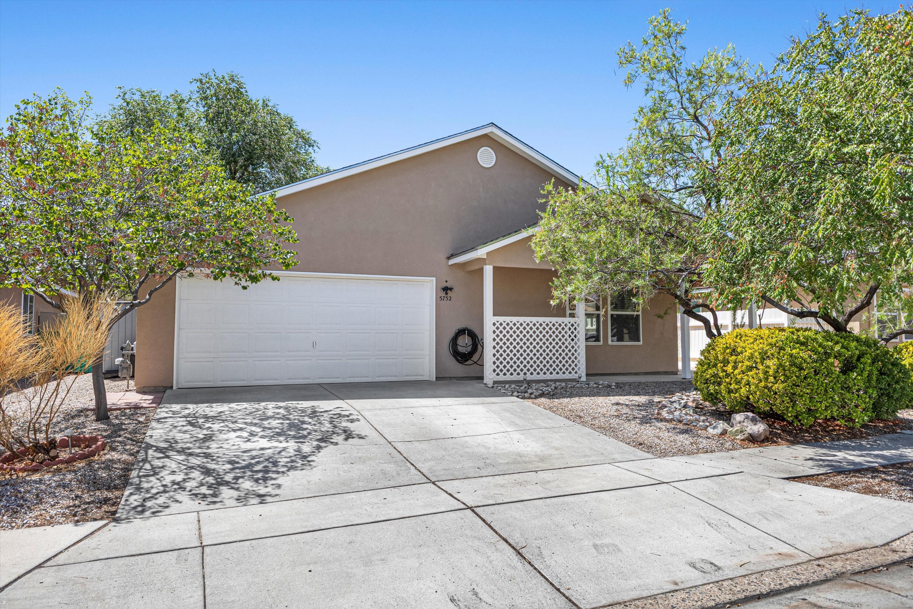 5752 Pinon Flats Road NW