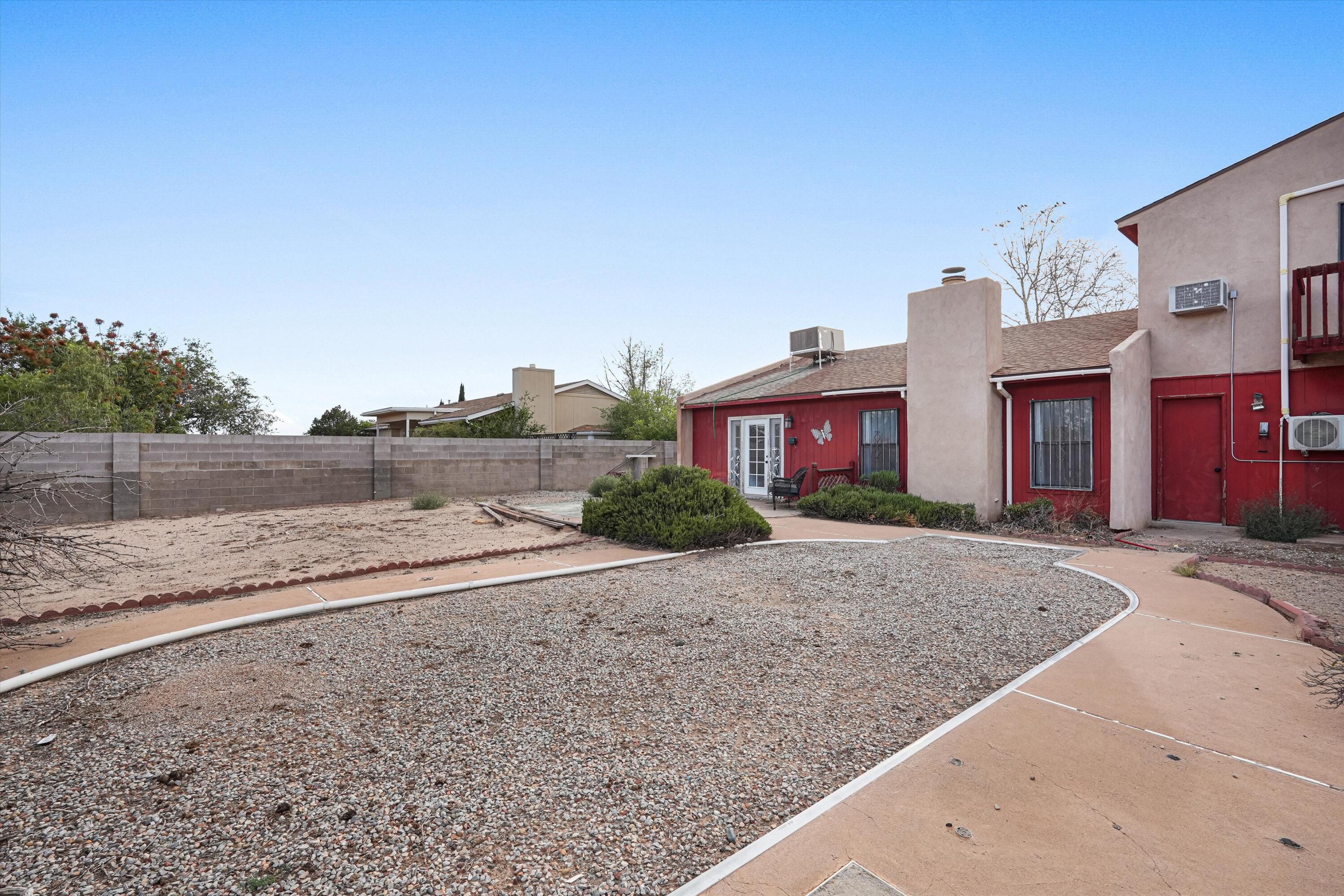 868 Campfire Road SE