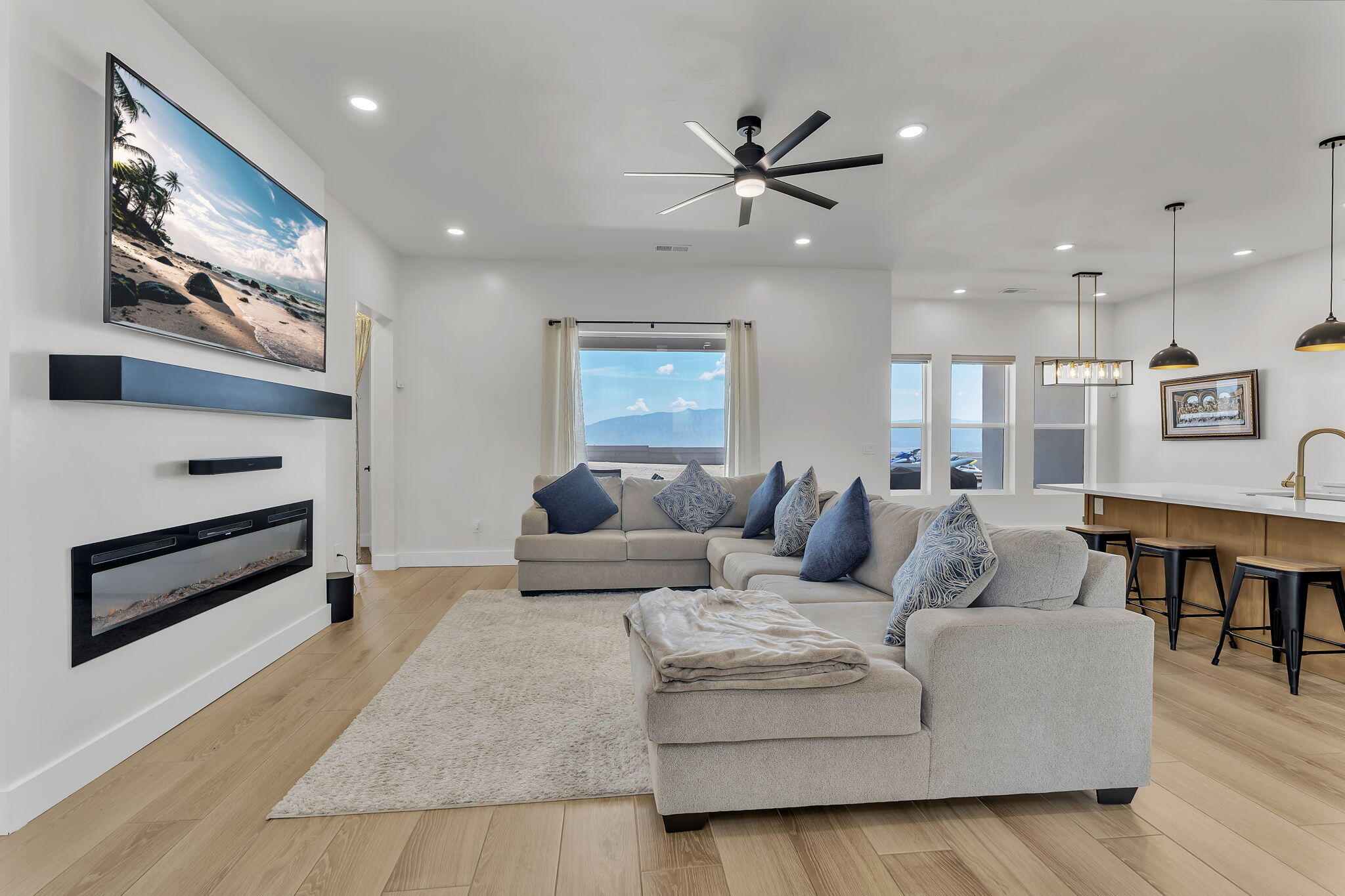 324 2nd Street NE
