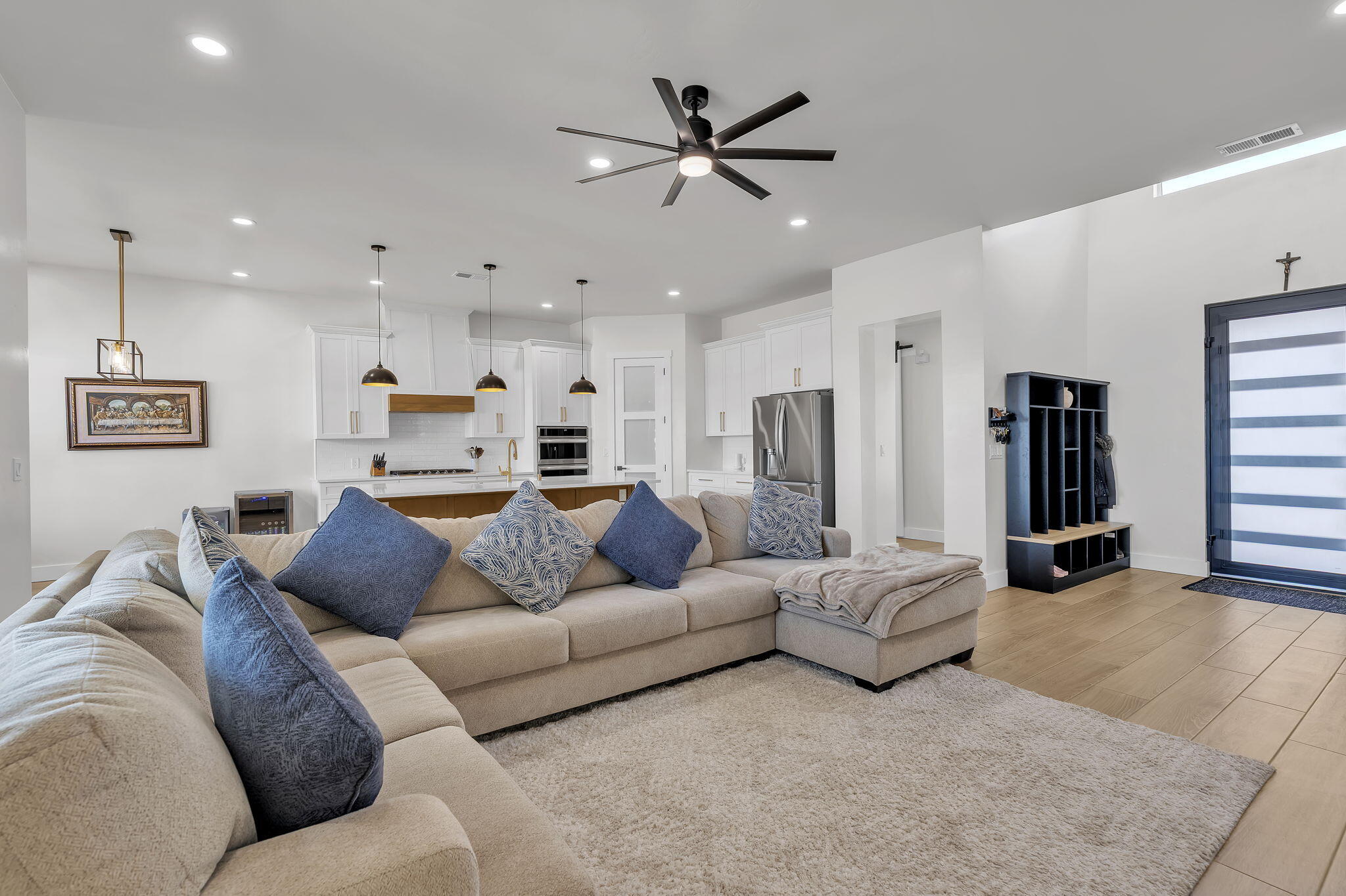 324 2nd Street NE