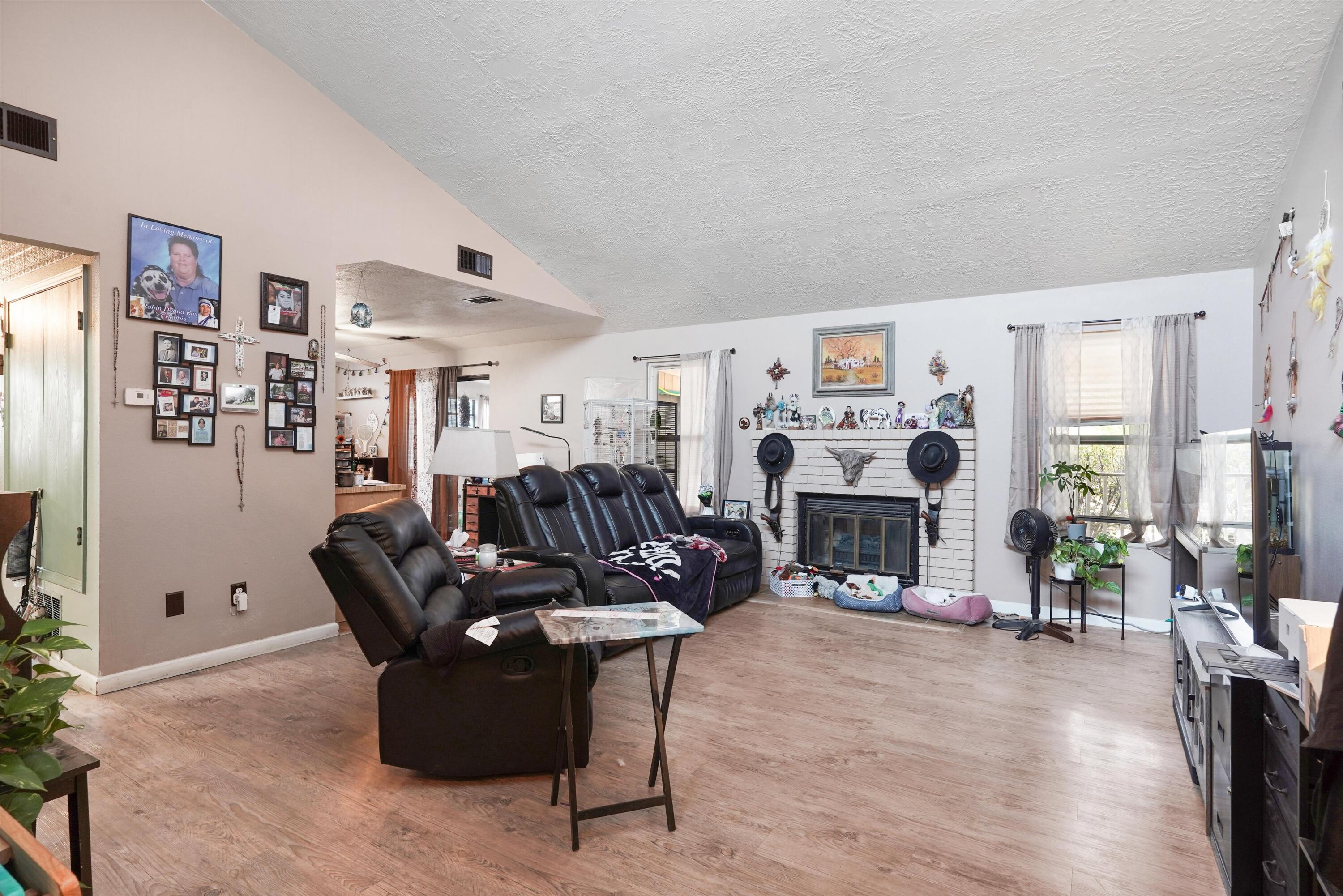 451 Stallion Road SE