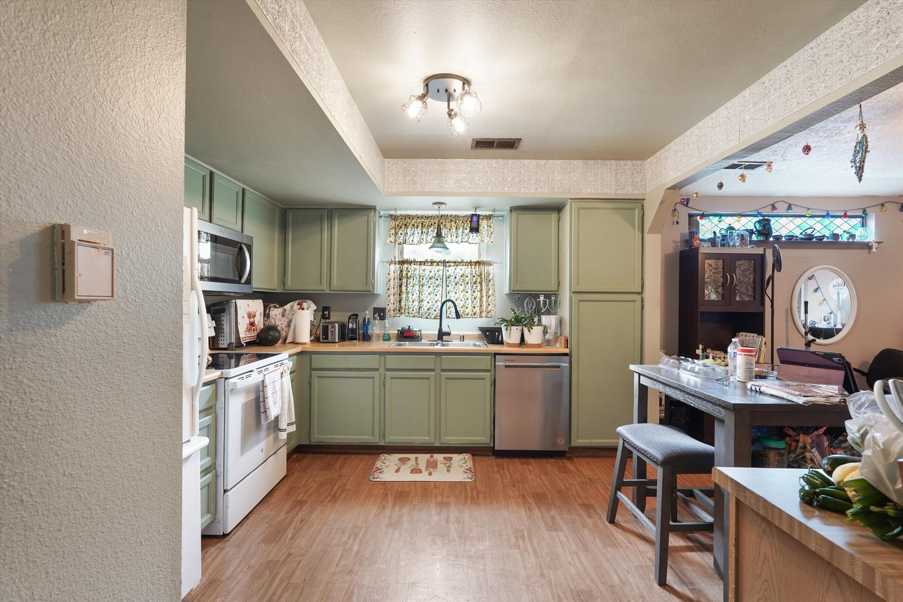 451 Stallion Road SE