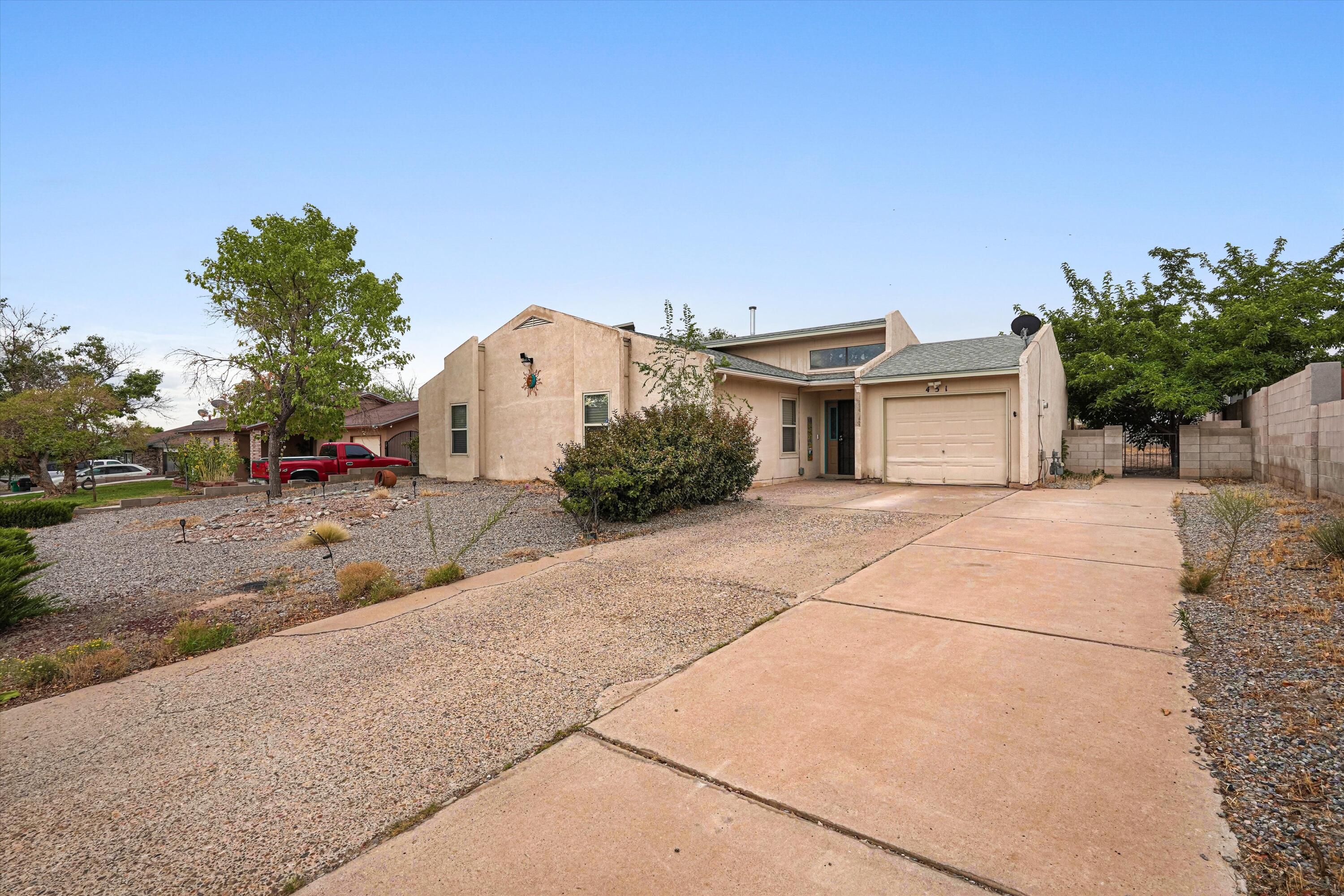 451 Stallion Road SE