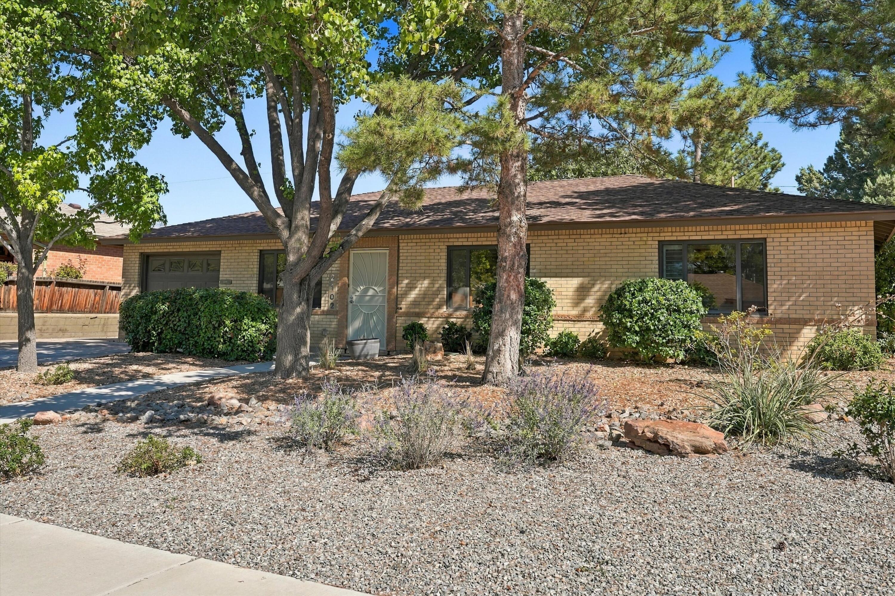 2102 Hendola Drive NE